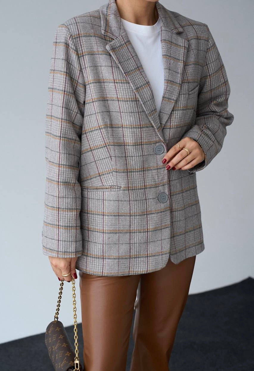 בלייזר מחויט משבצות