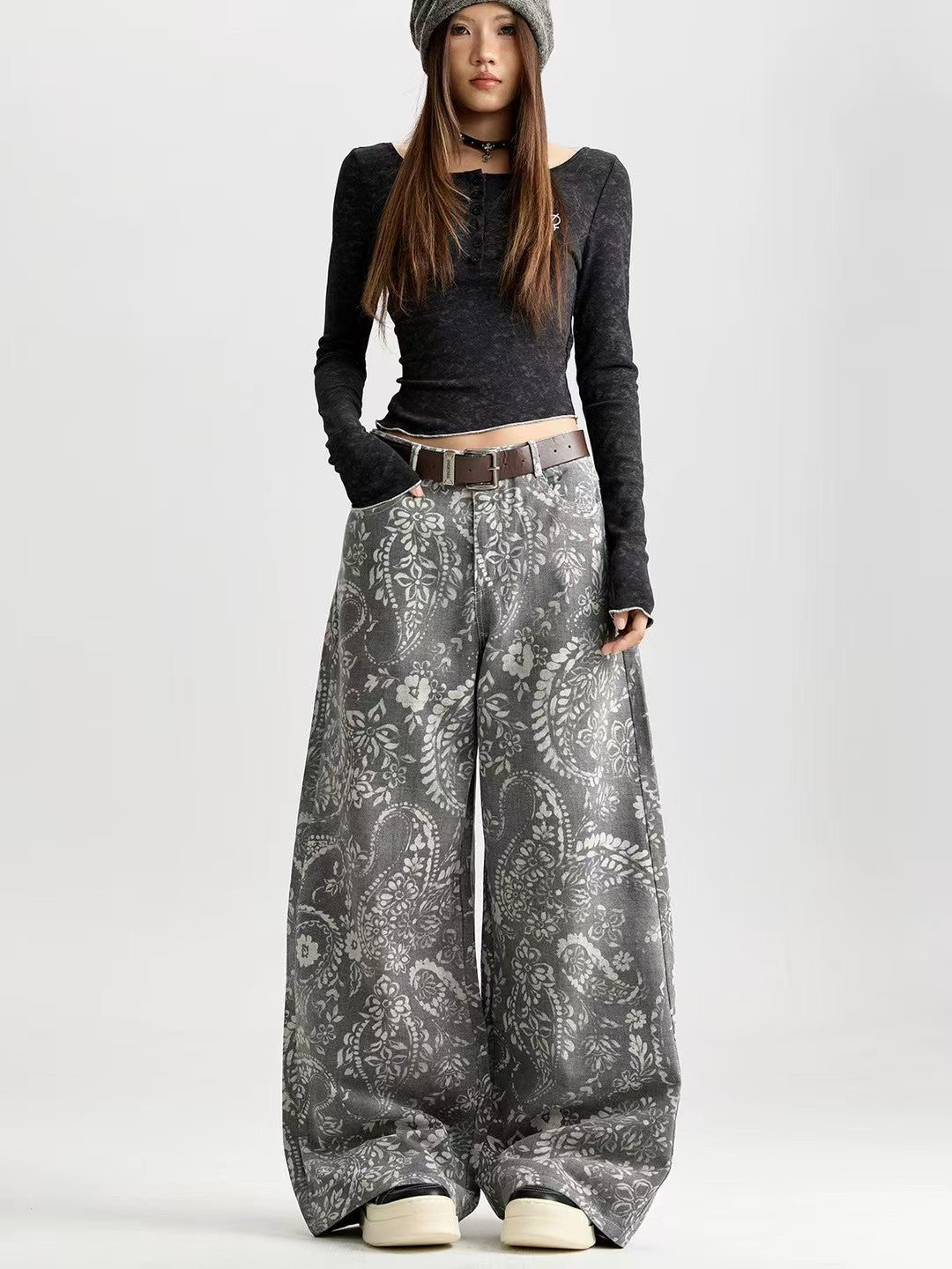 ג׳ינס היילי בנדנה שחור