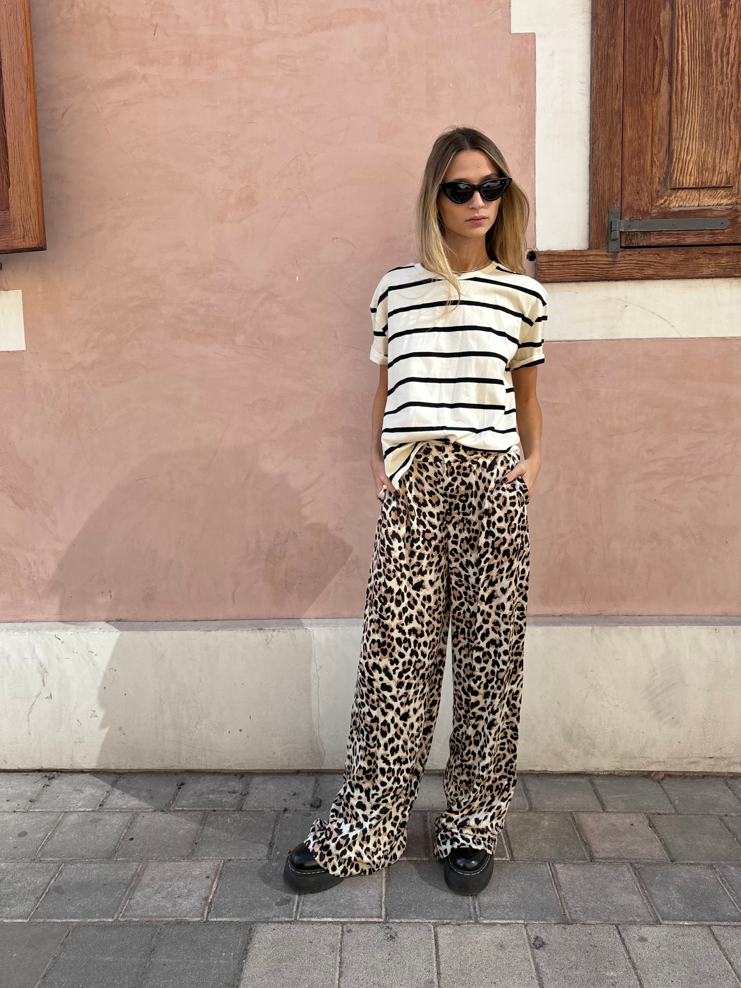 חולצת טי פסים ריקי לבן