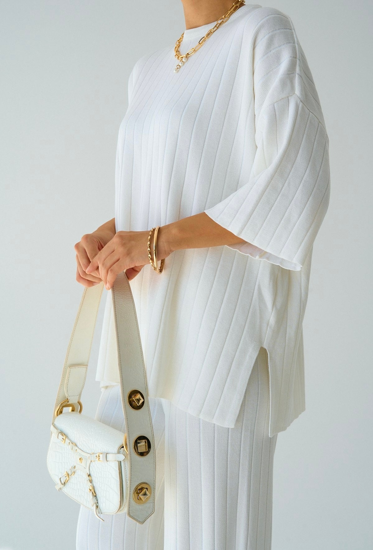 חליפת סריג רוקו לבן