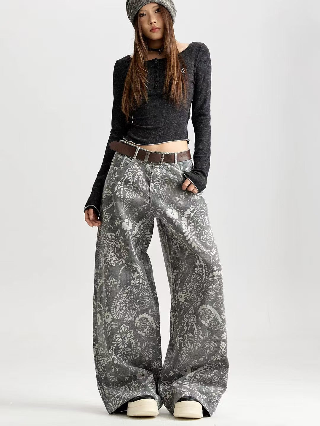 ג׳ינס היילי בנדנה שחור