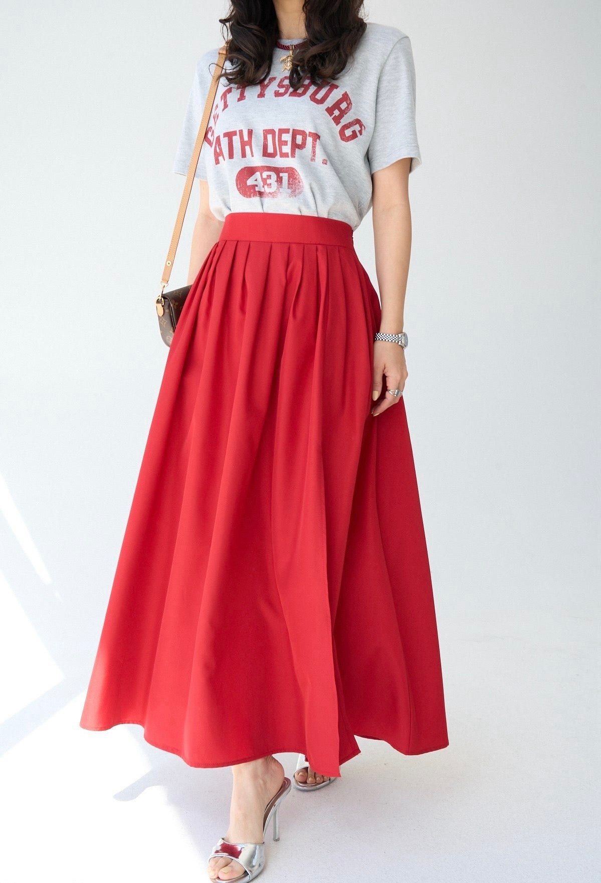 חצאית מידי שני