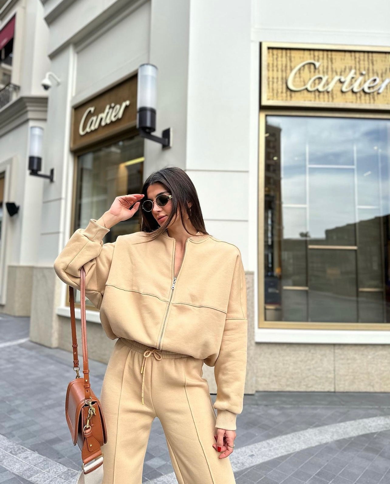 חליפת קרני שמנת