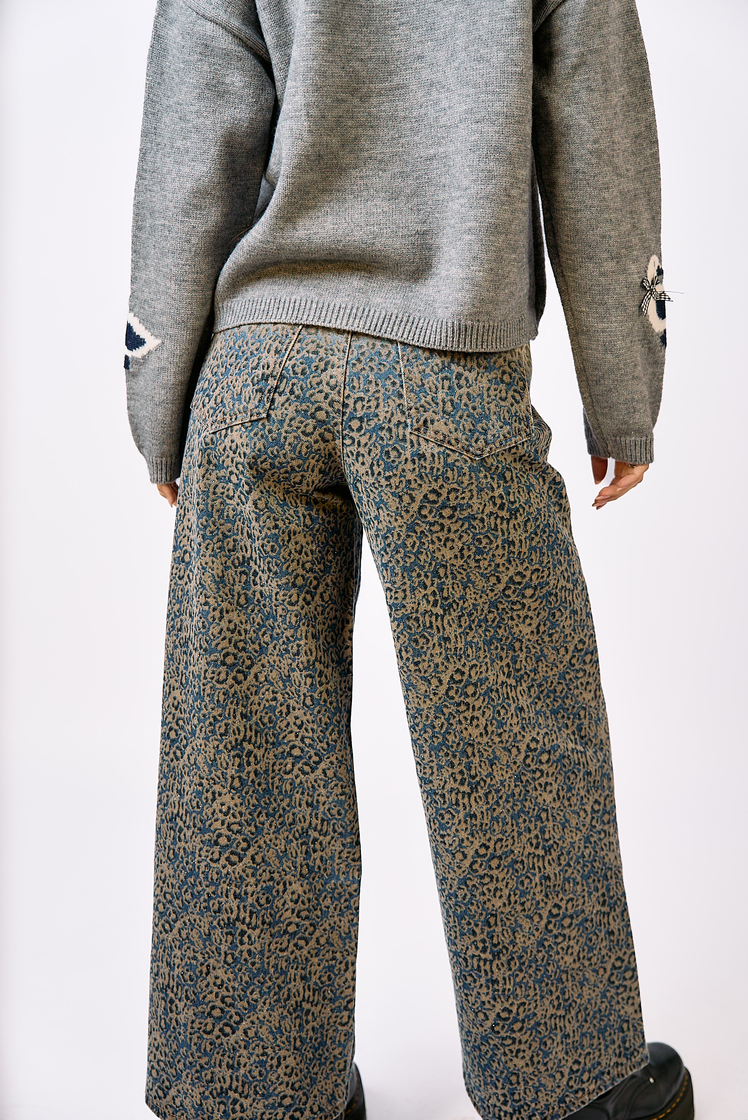 ג׳ינס לארה מנומר