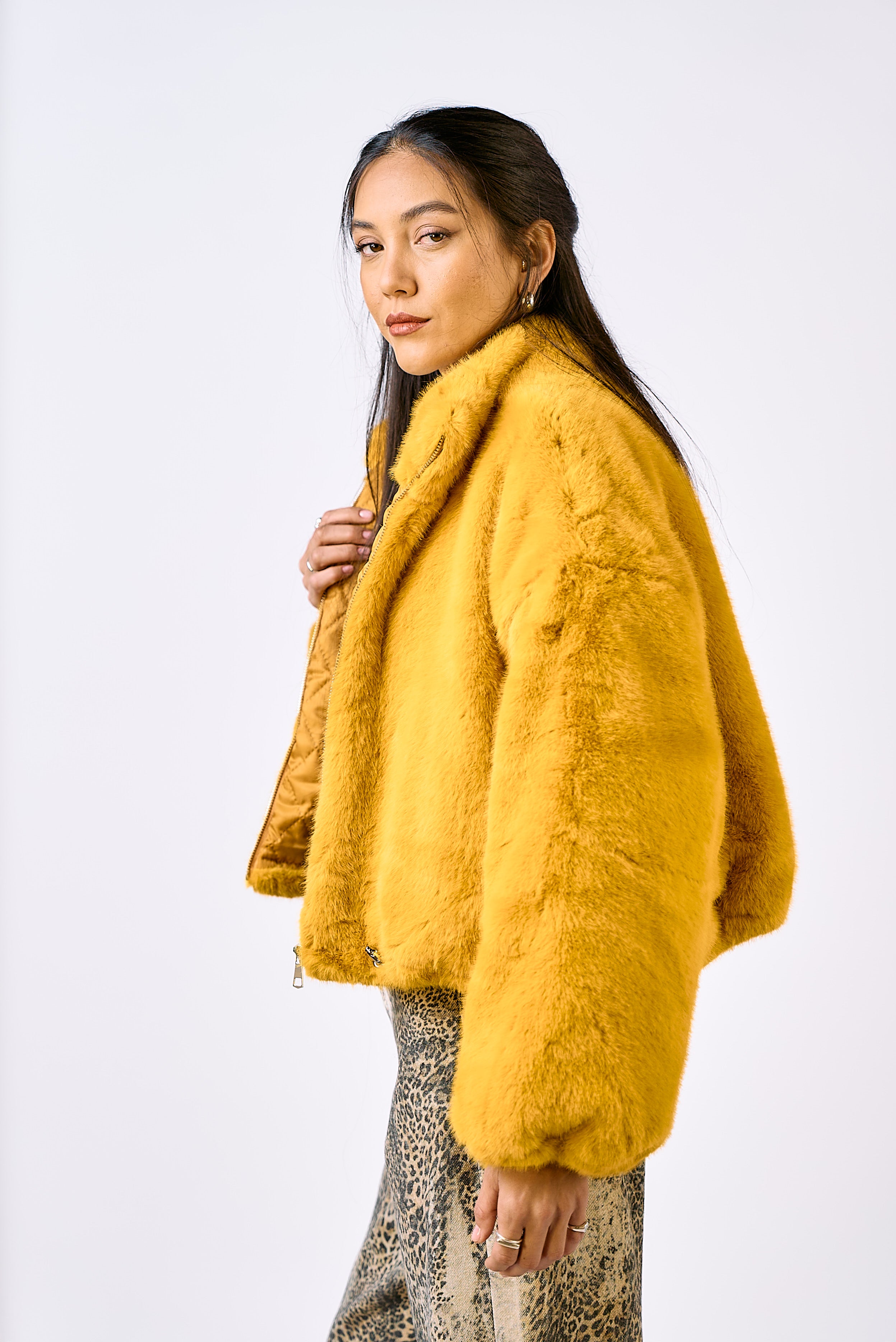 מעיל פרווה ג׳ודי צהוב