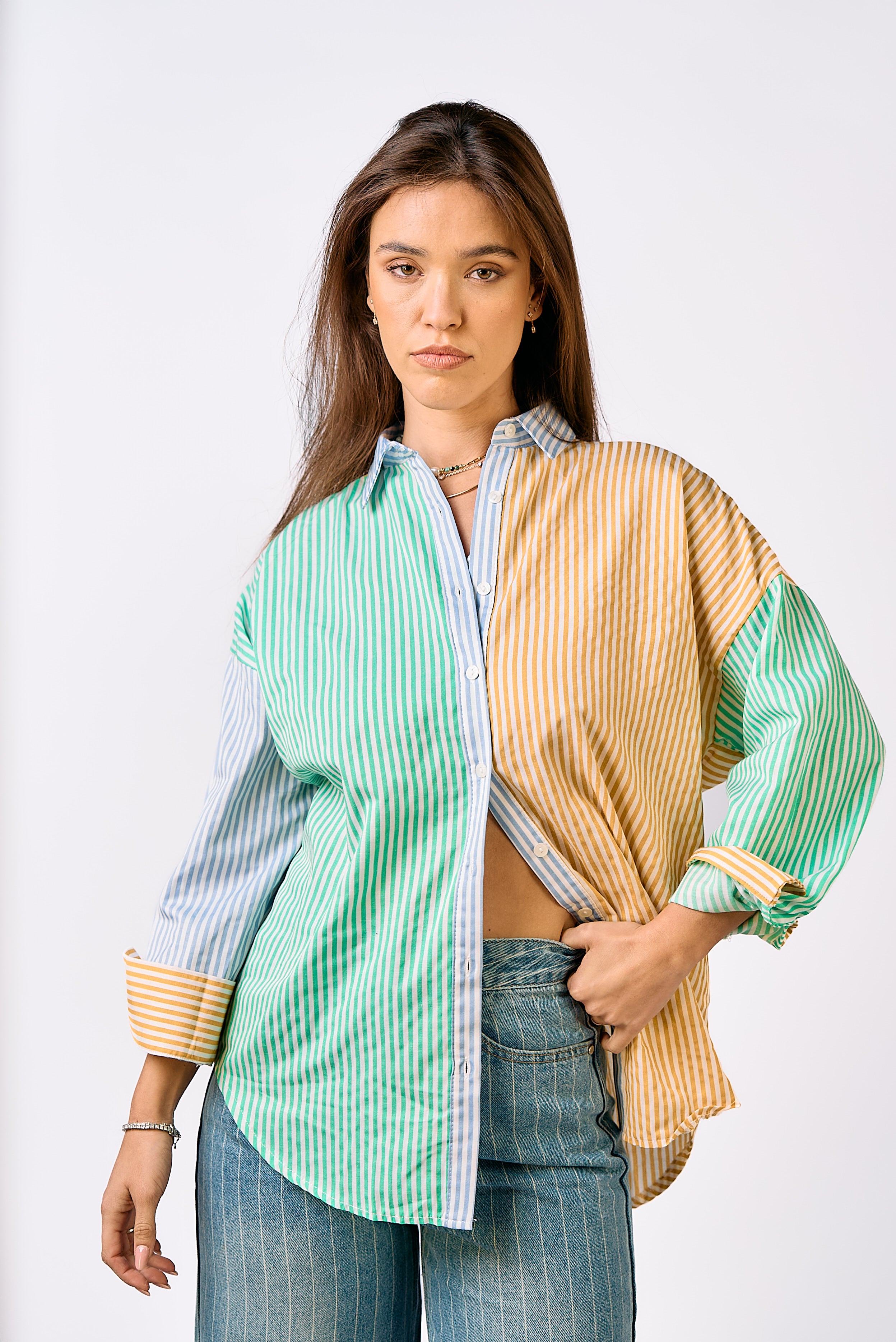 מכופתרת בילי קשירה