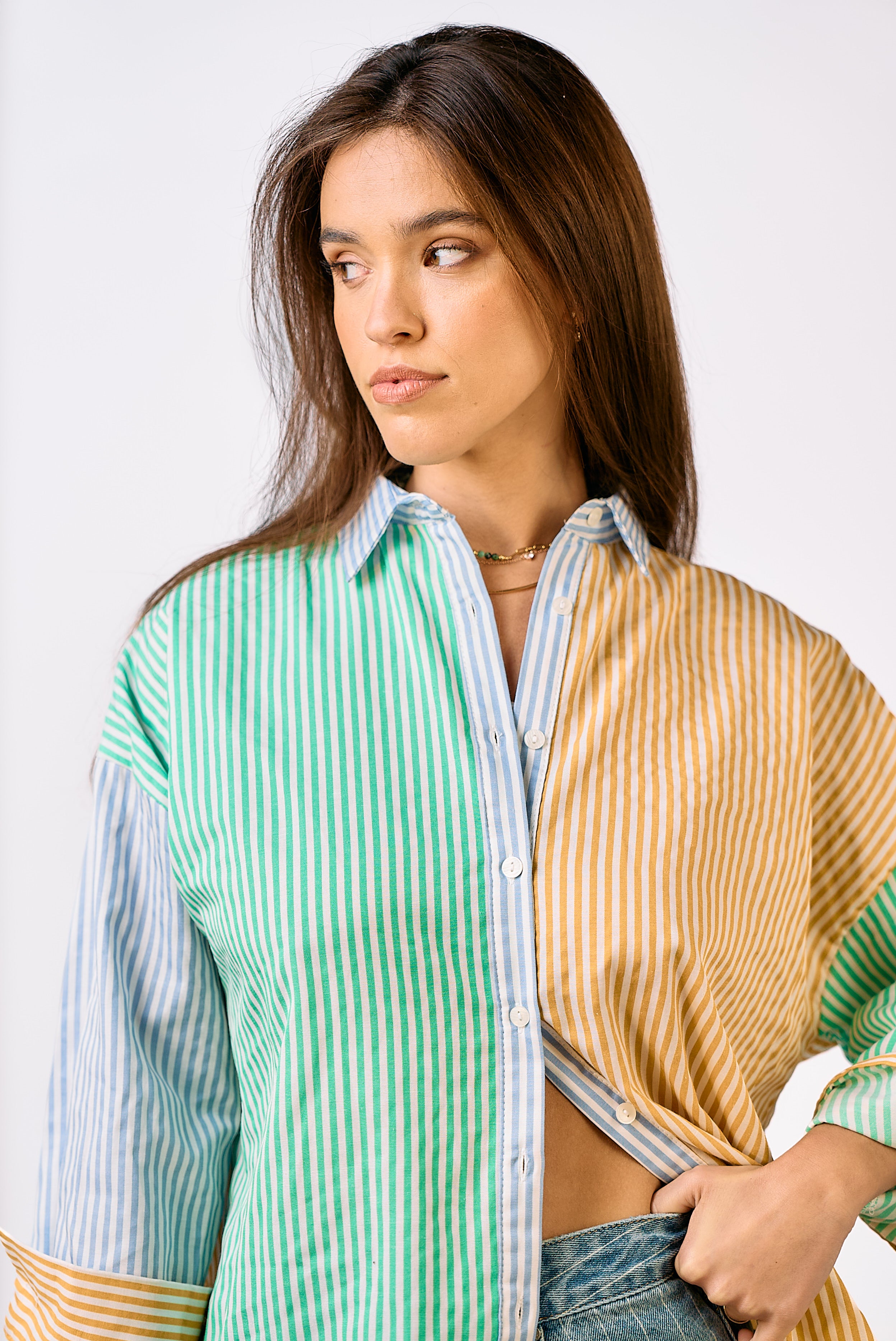 מכופתרת בילי קשירה