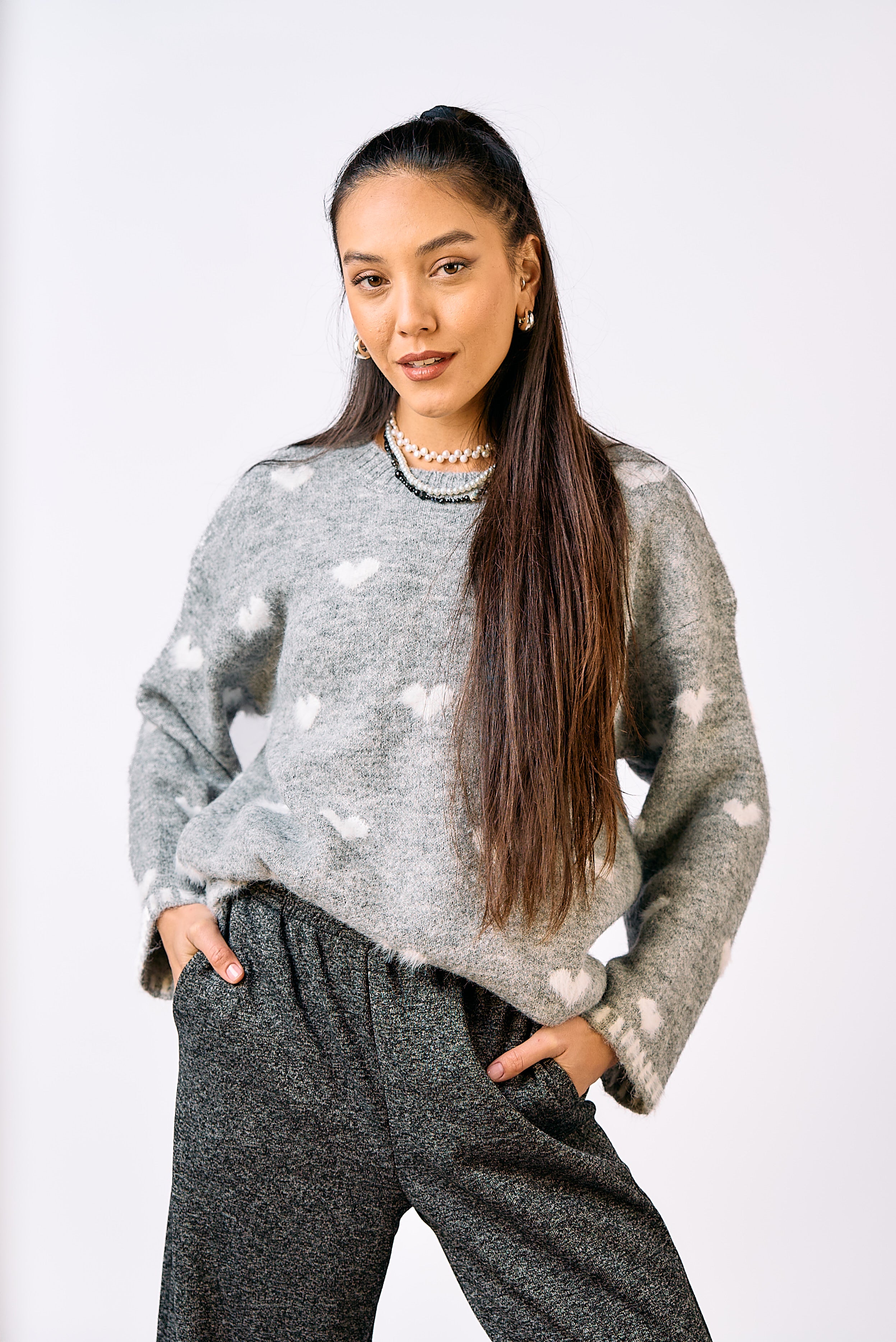 סריג לבבות אפור