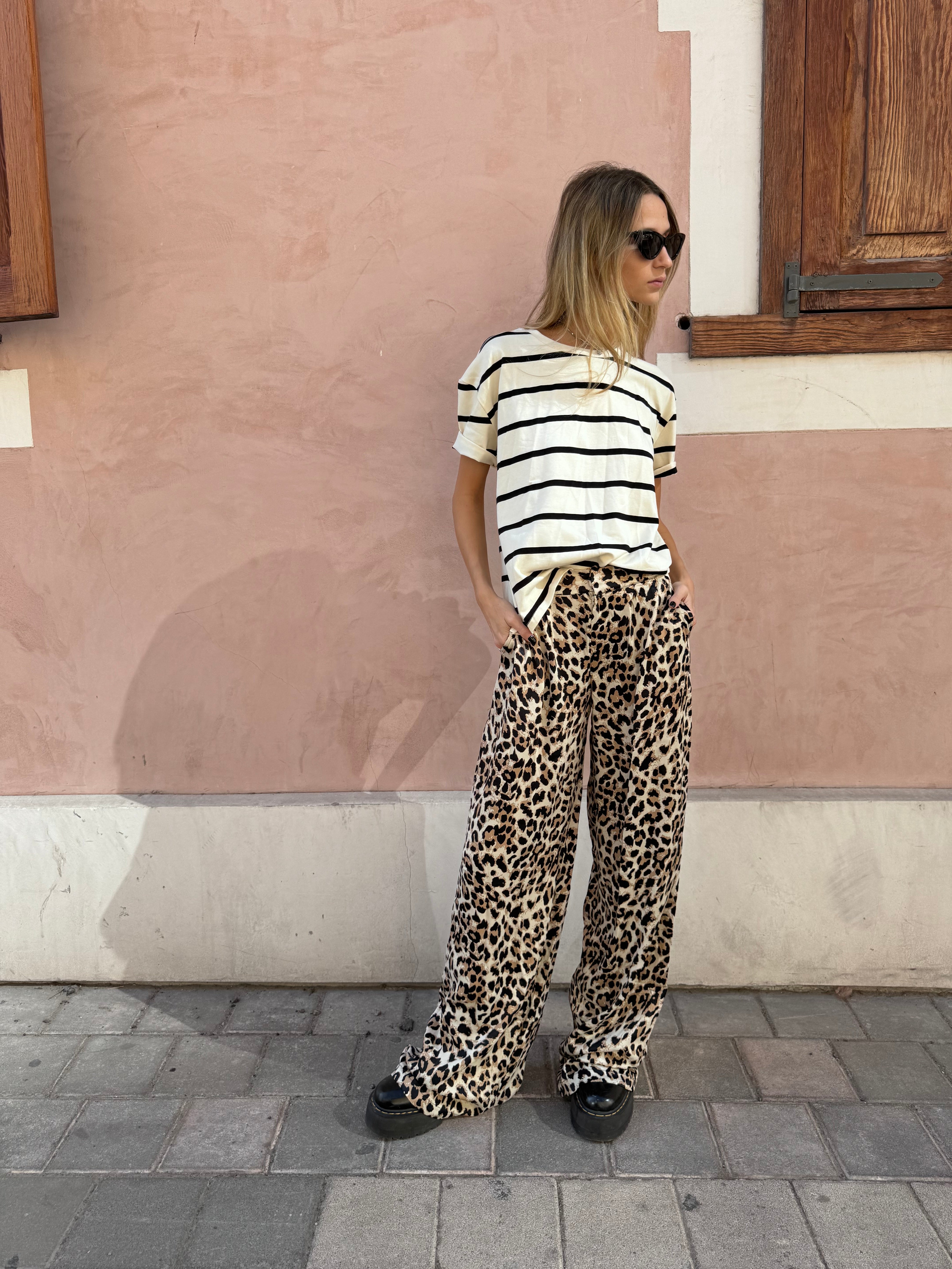 חולצת טי פסים ריקי לבן