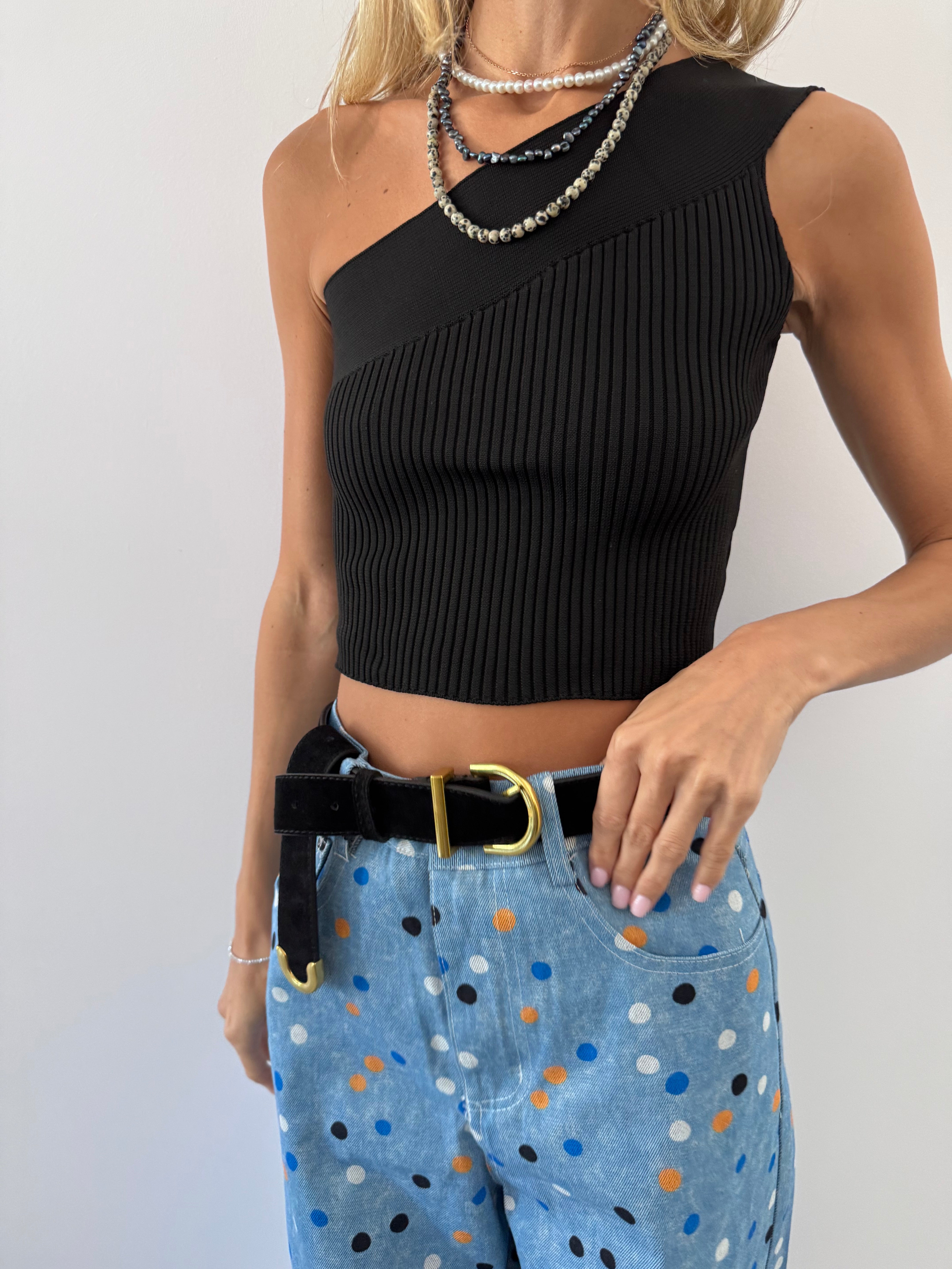 גופית כתף אחת שחור