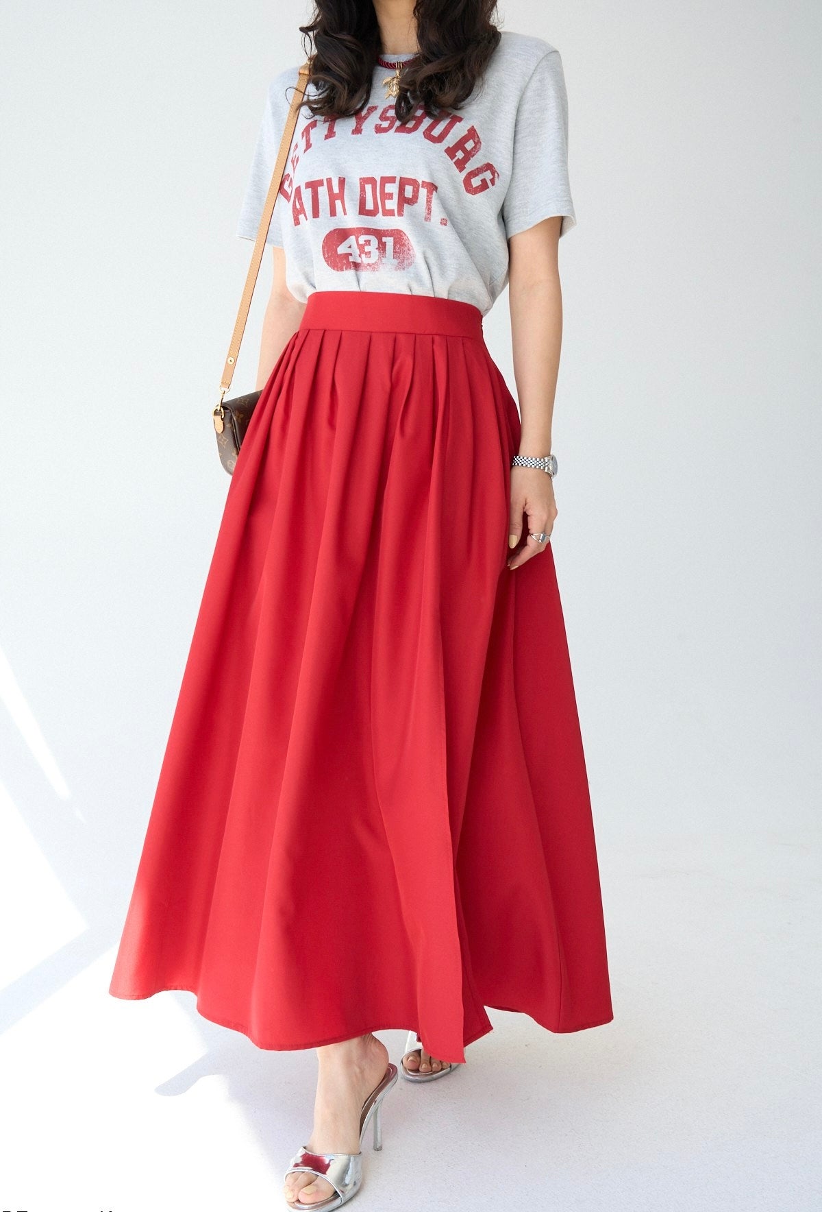 חצאית מידי שני