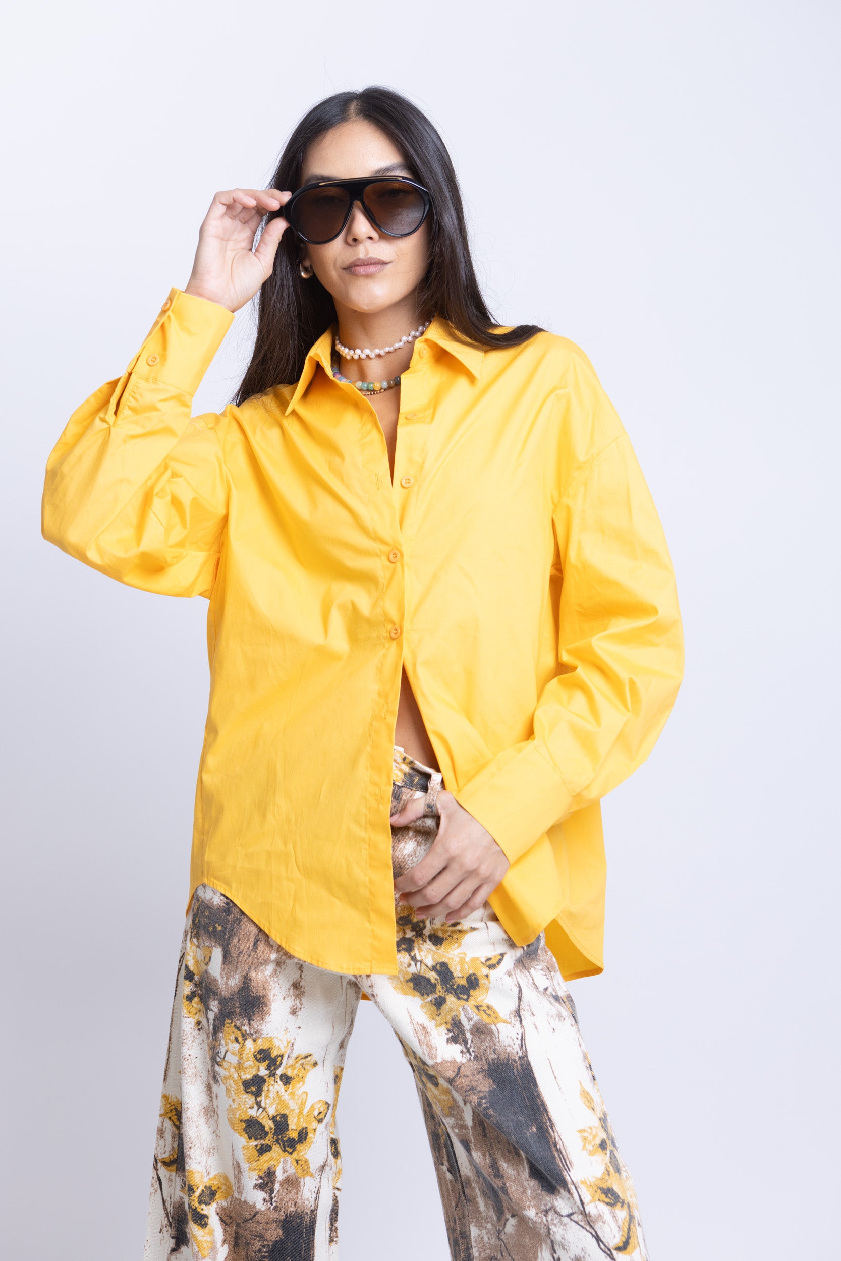 מכופתרת שחר פנטה