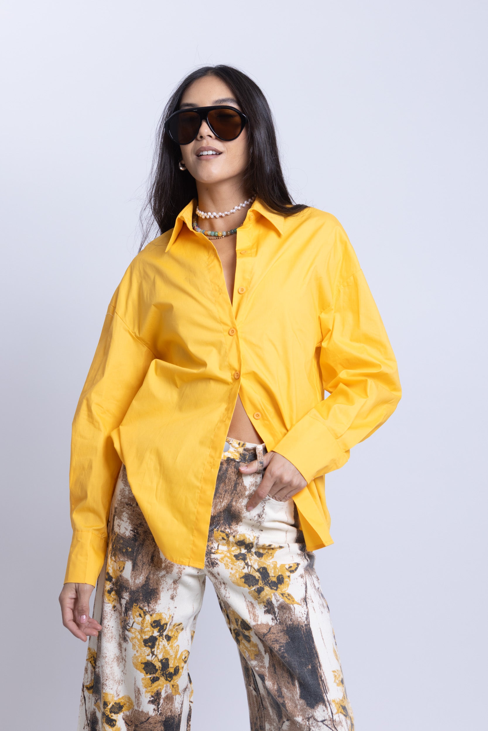 מכופתרת שחר פנטה