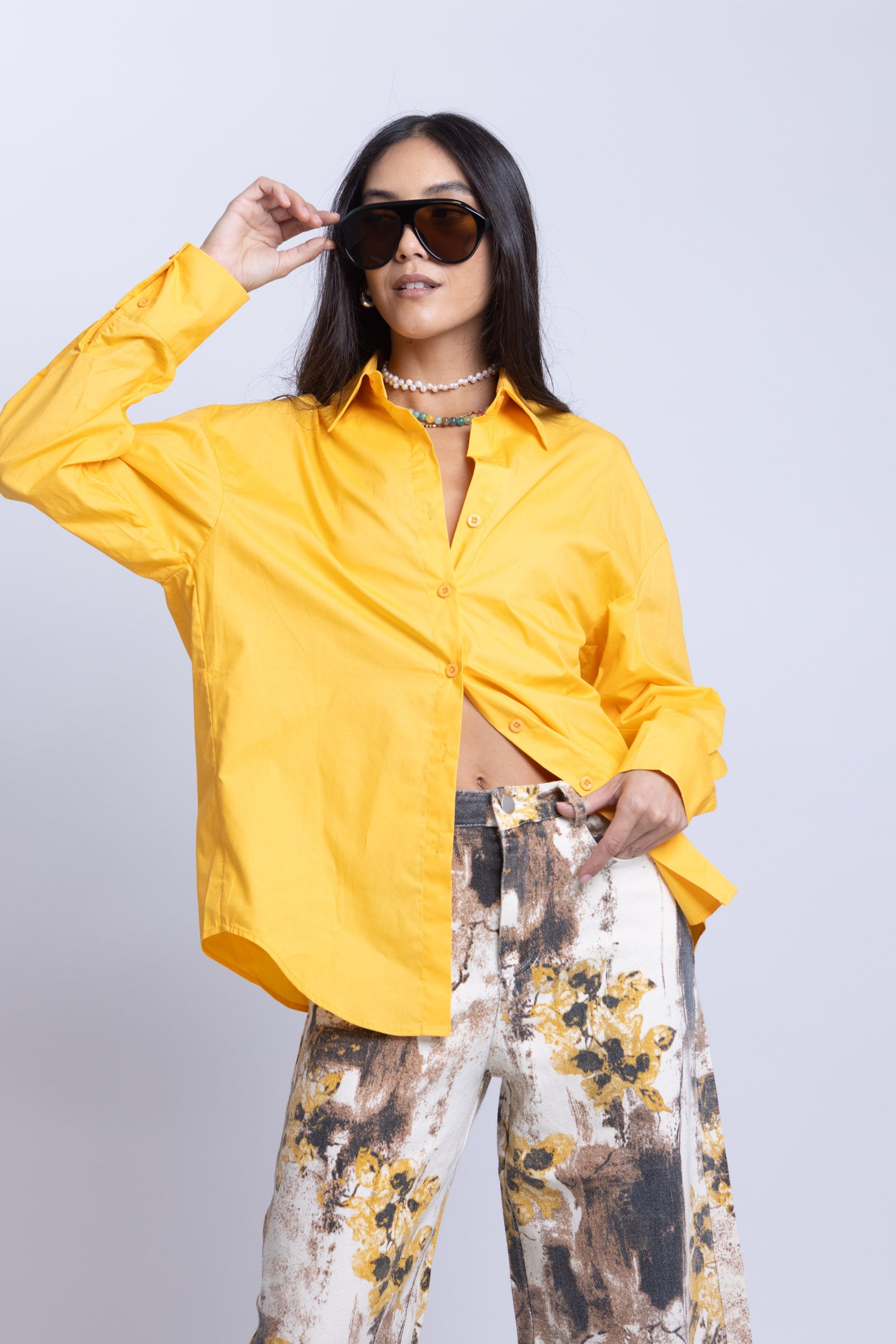 מכופתרת שחר פנטה