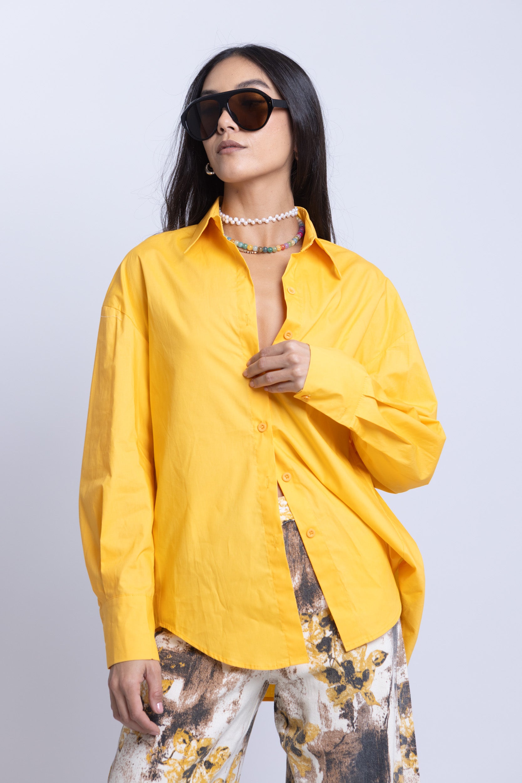 מכופתרת שחר פנטה