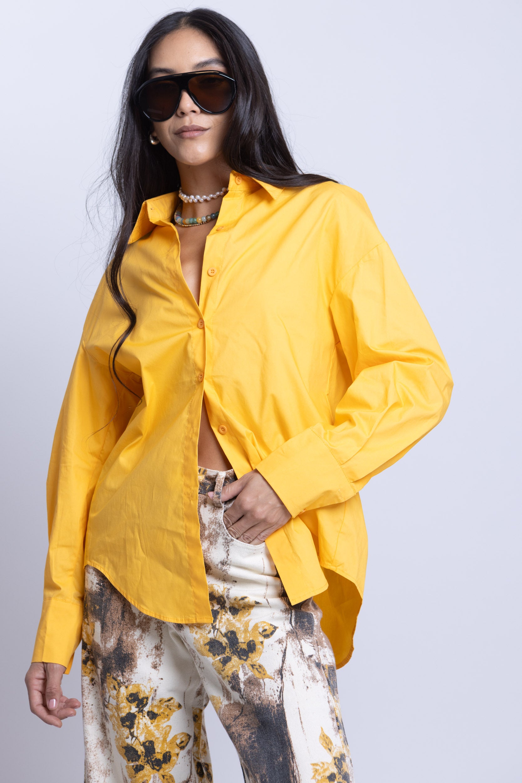 מכופתרת שחר פנטה