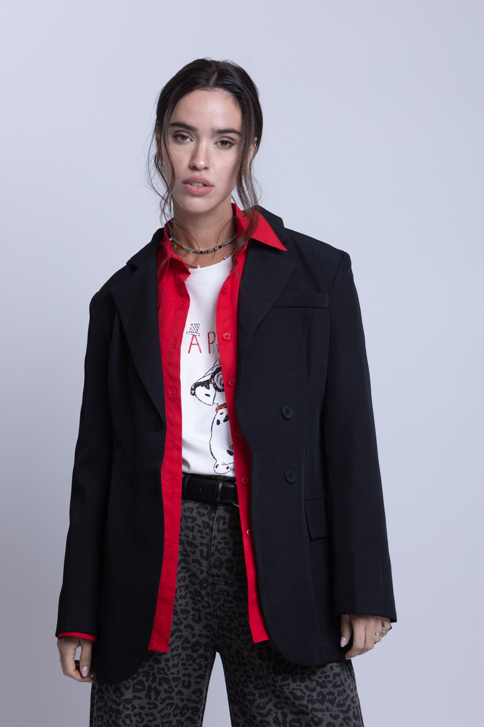 בלייזר מחויט רומי שחור