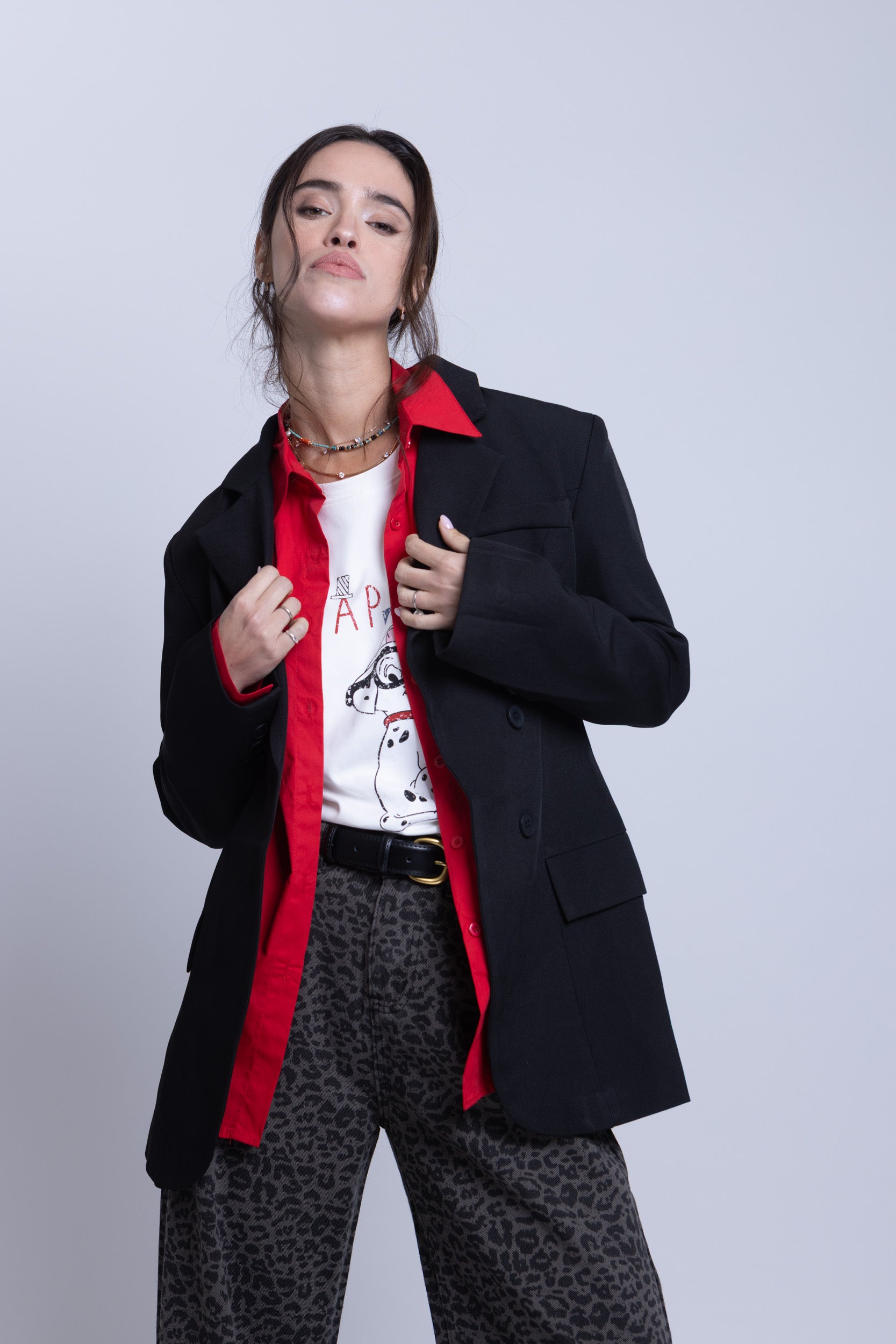 בלייזר מחויט רומי שחור