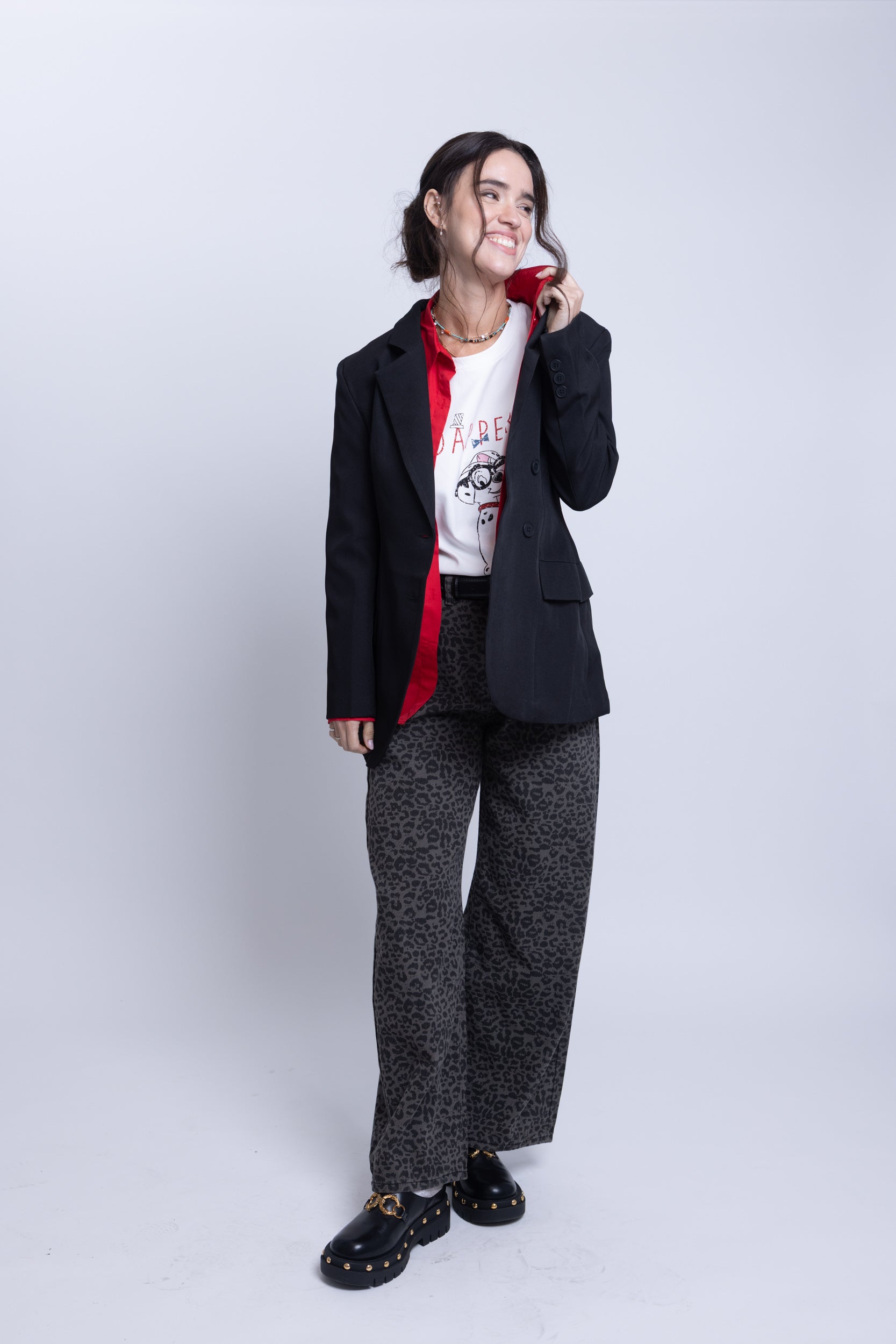 בלייזר מחויט רומי שחור