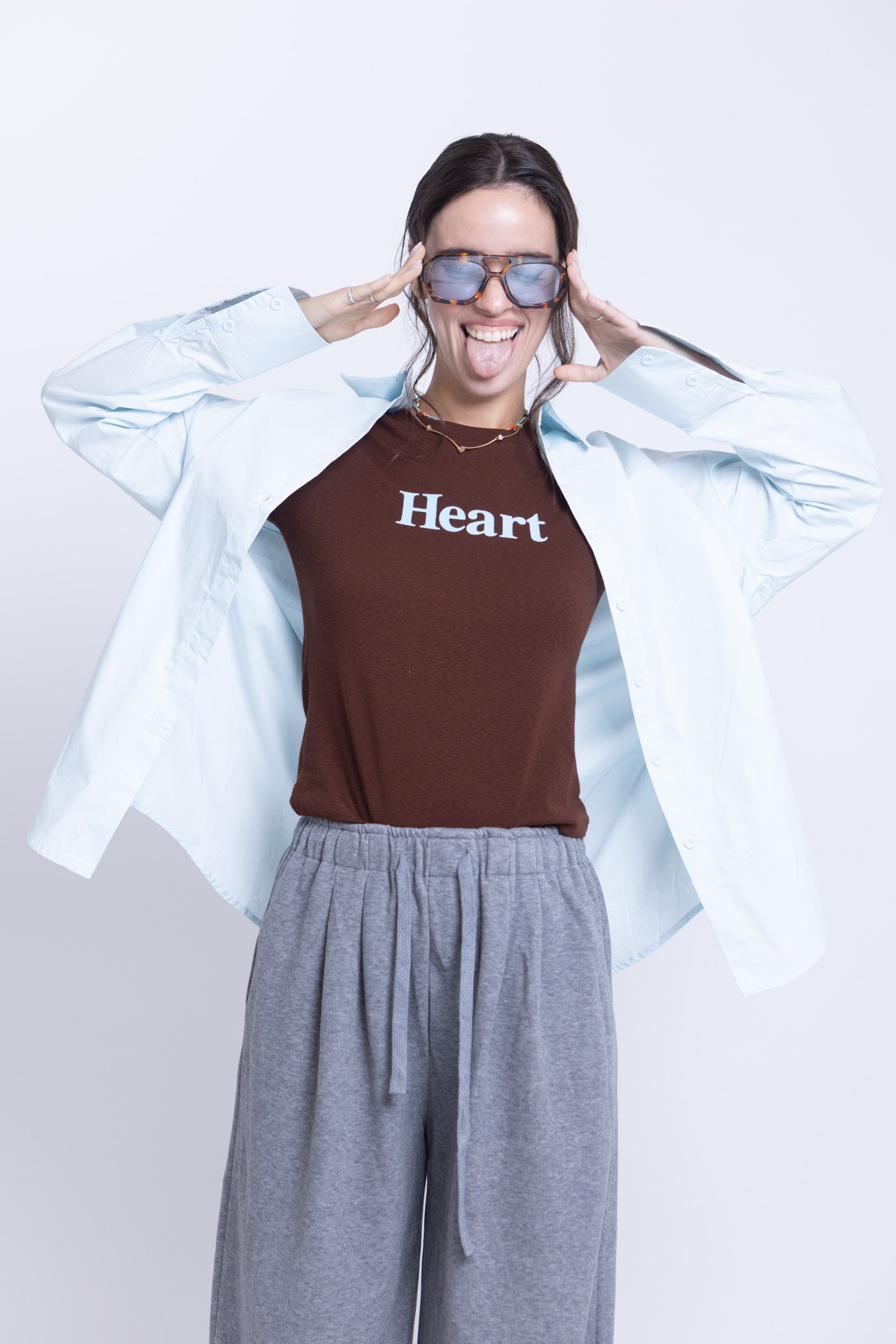 חולצת טי הארט חום