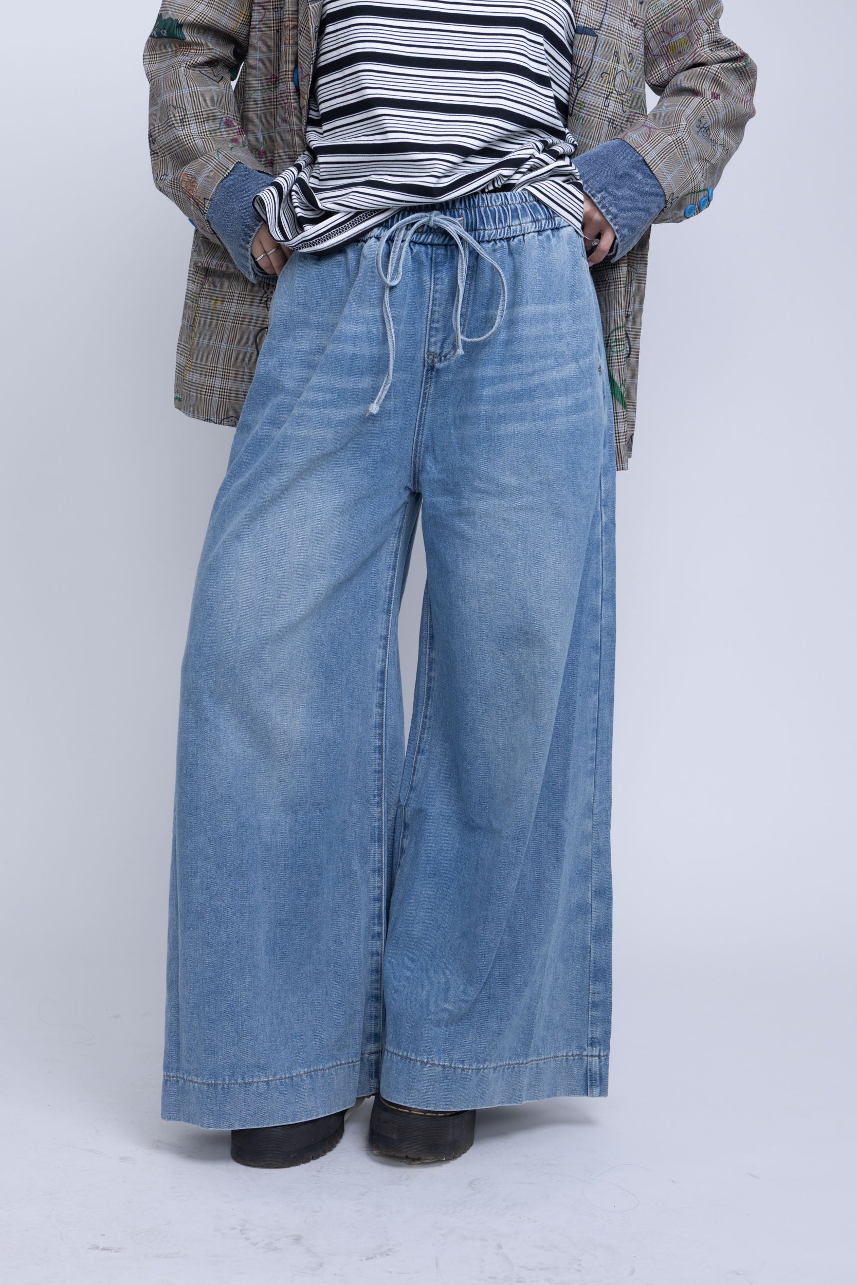 ג׳ינס מתרחב בלה