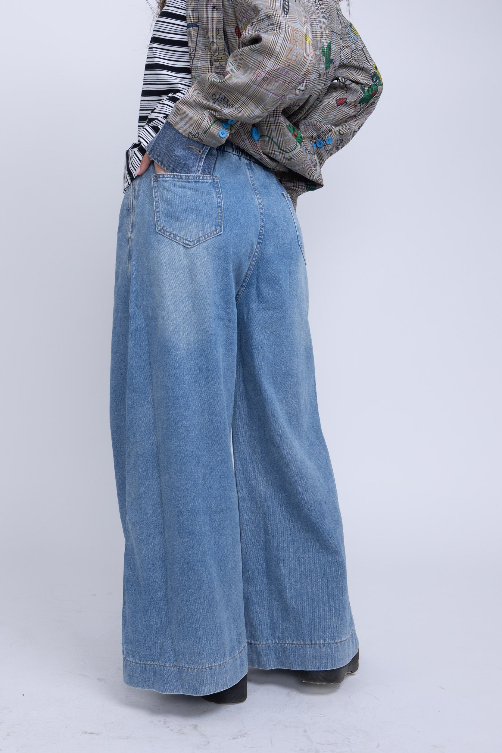 ג׳ינס מתרחב בלה