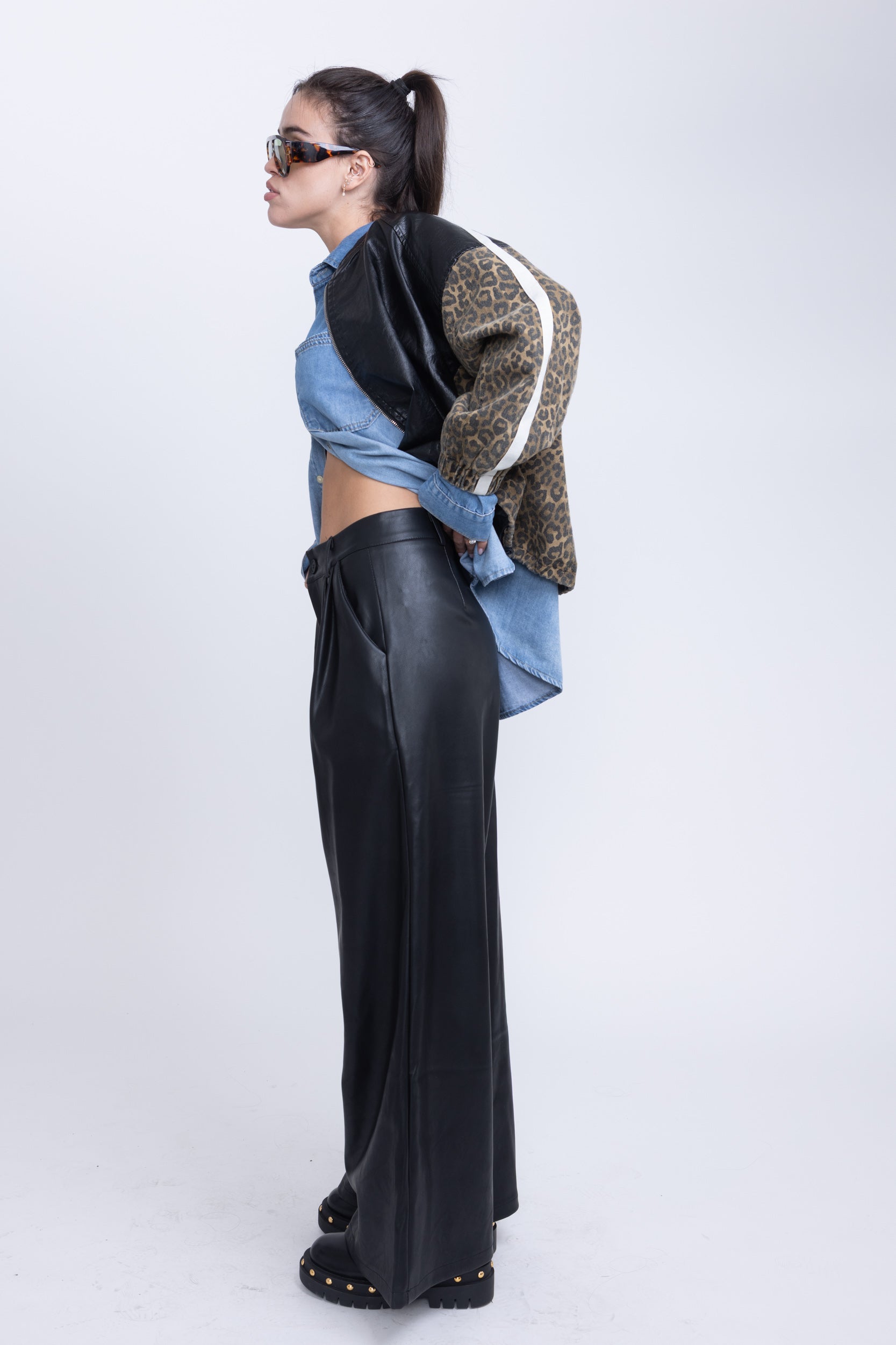 מכנס דמוי עור אלכס שחור