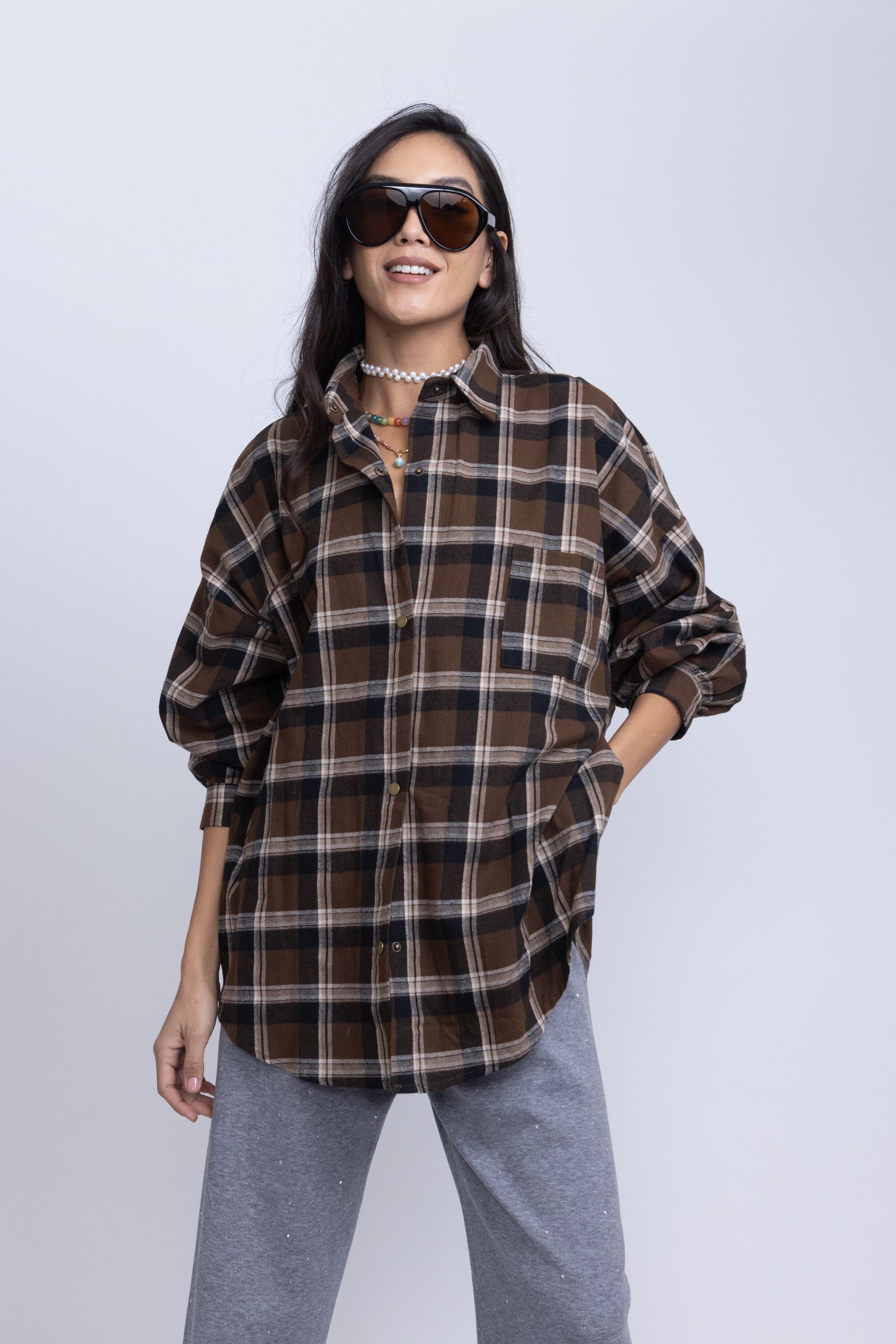 מכופתרת אייזק משבצות חום