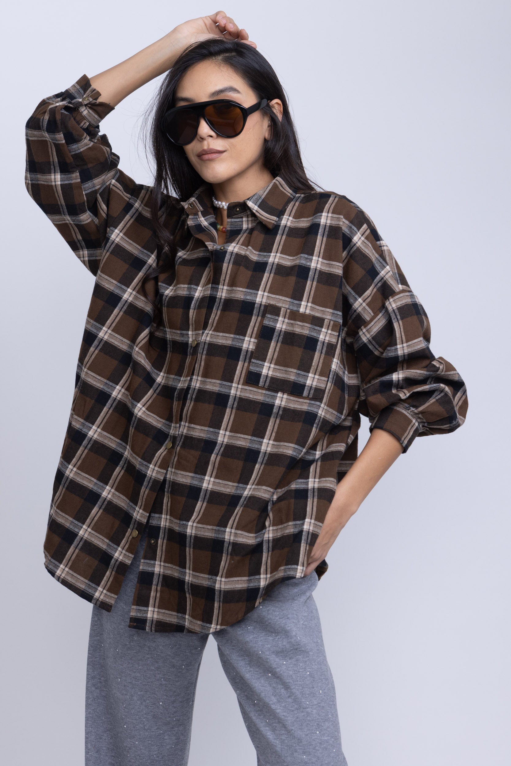 מכופתרת אייזק משבצות חום