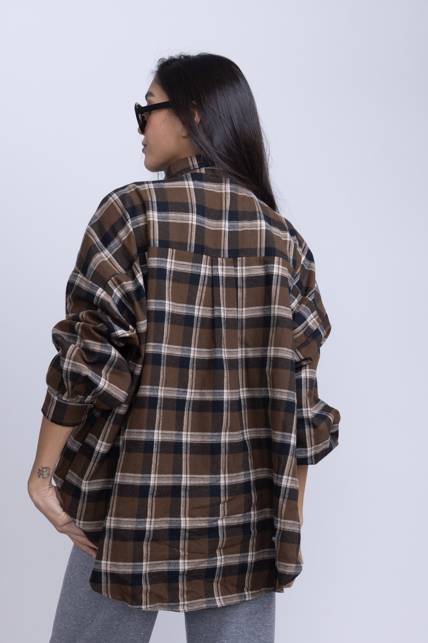 מכופתרת אייזק משבצות חום