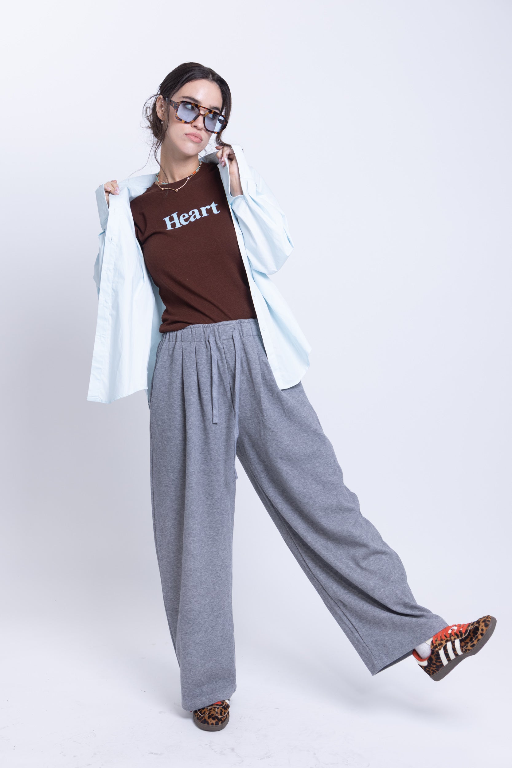 מכופתרת שחר תכלת