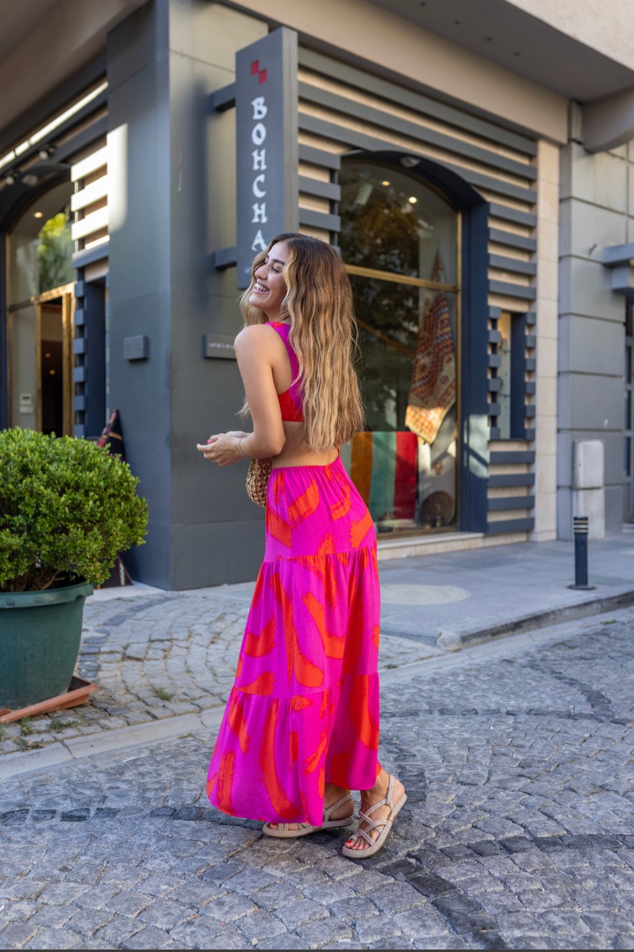 שמלת ריף א-סימטרית ורוד