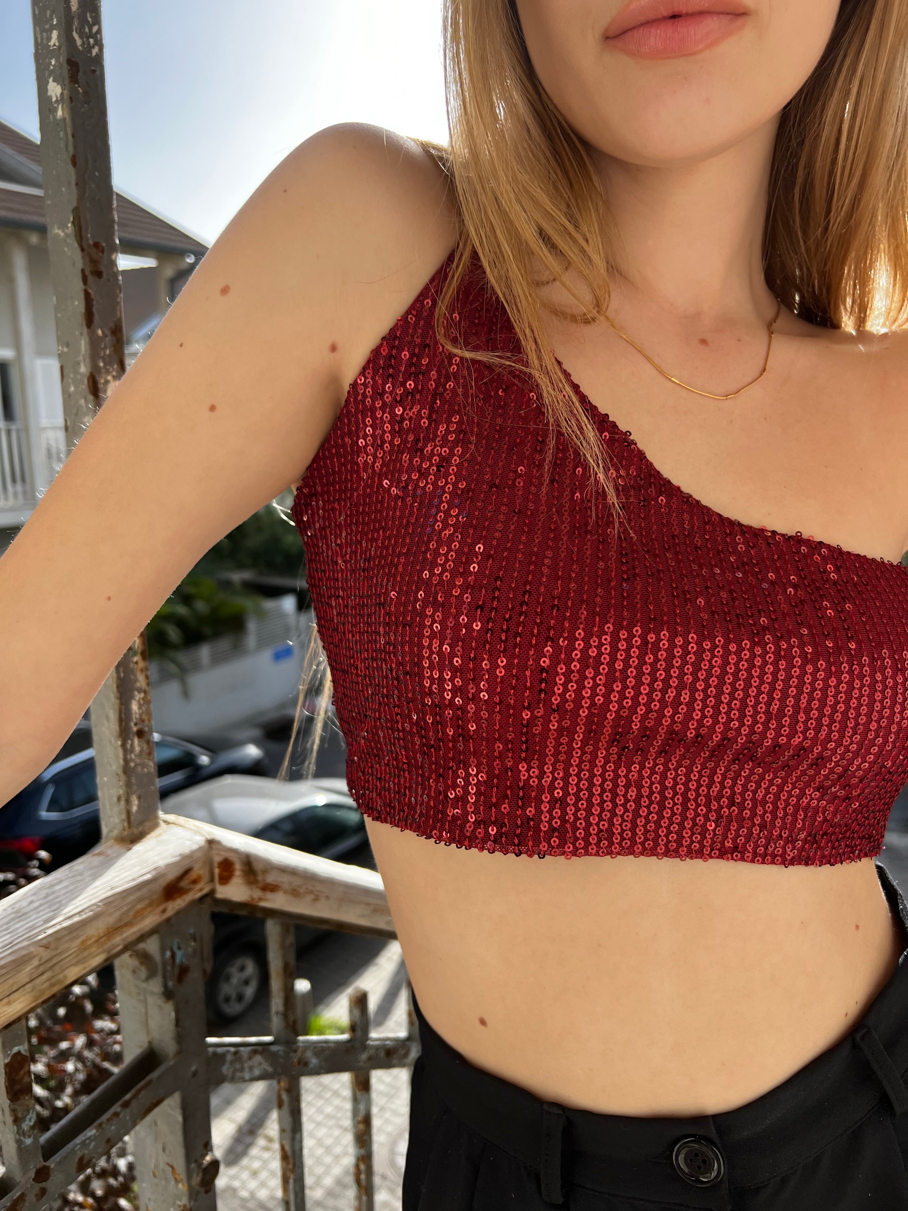 גופית פייטים כתף אחת