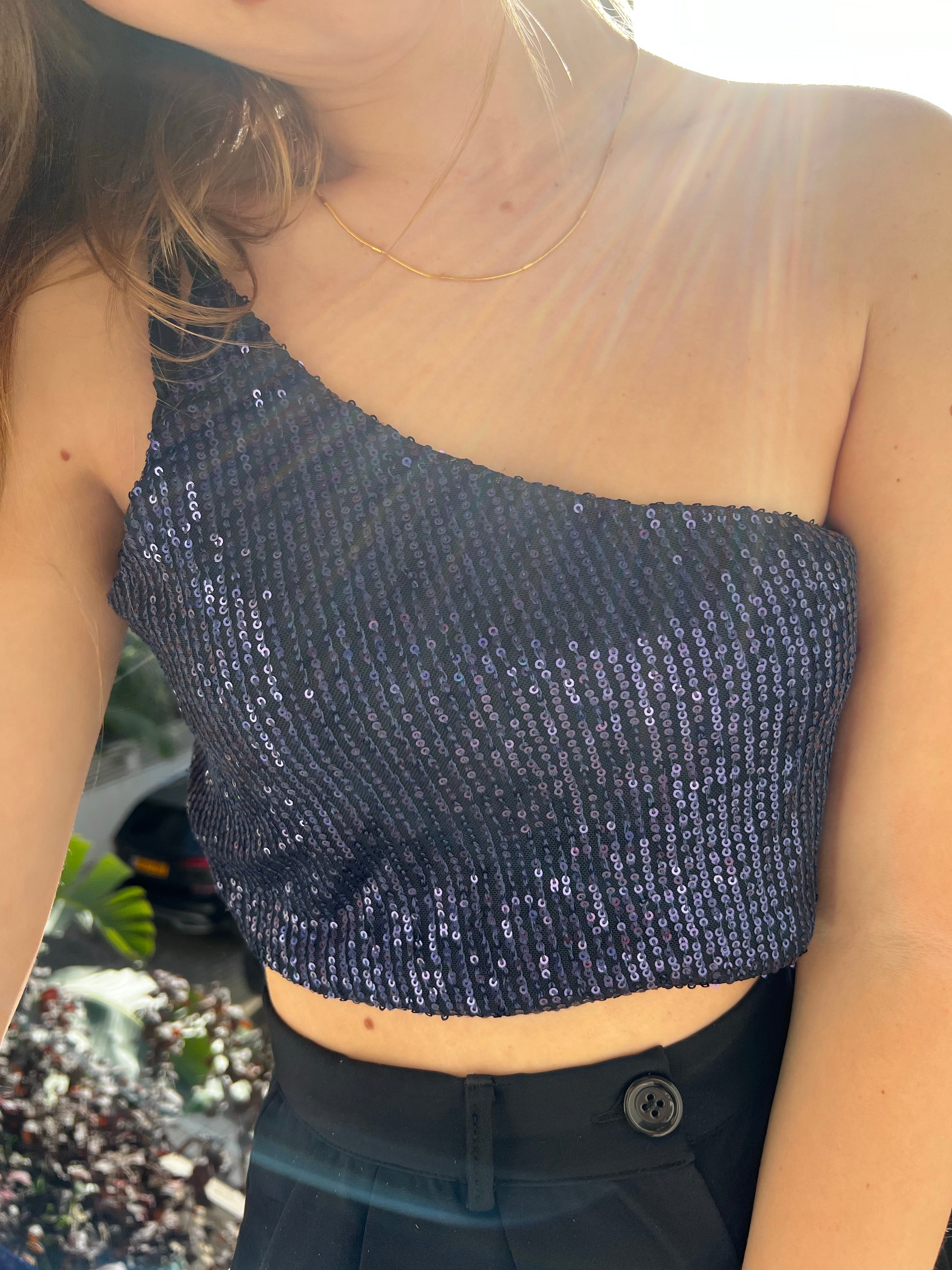 גופית פייטים כתף אחת