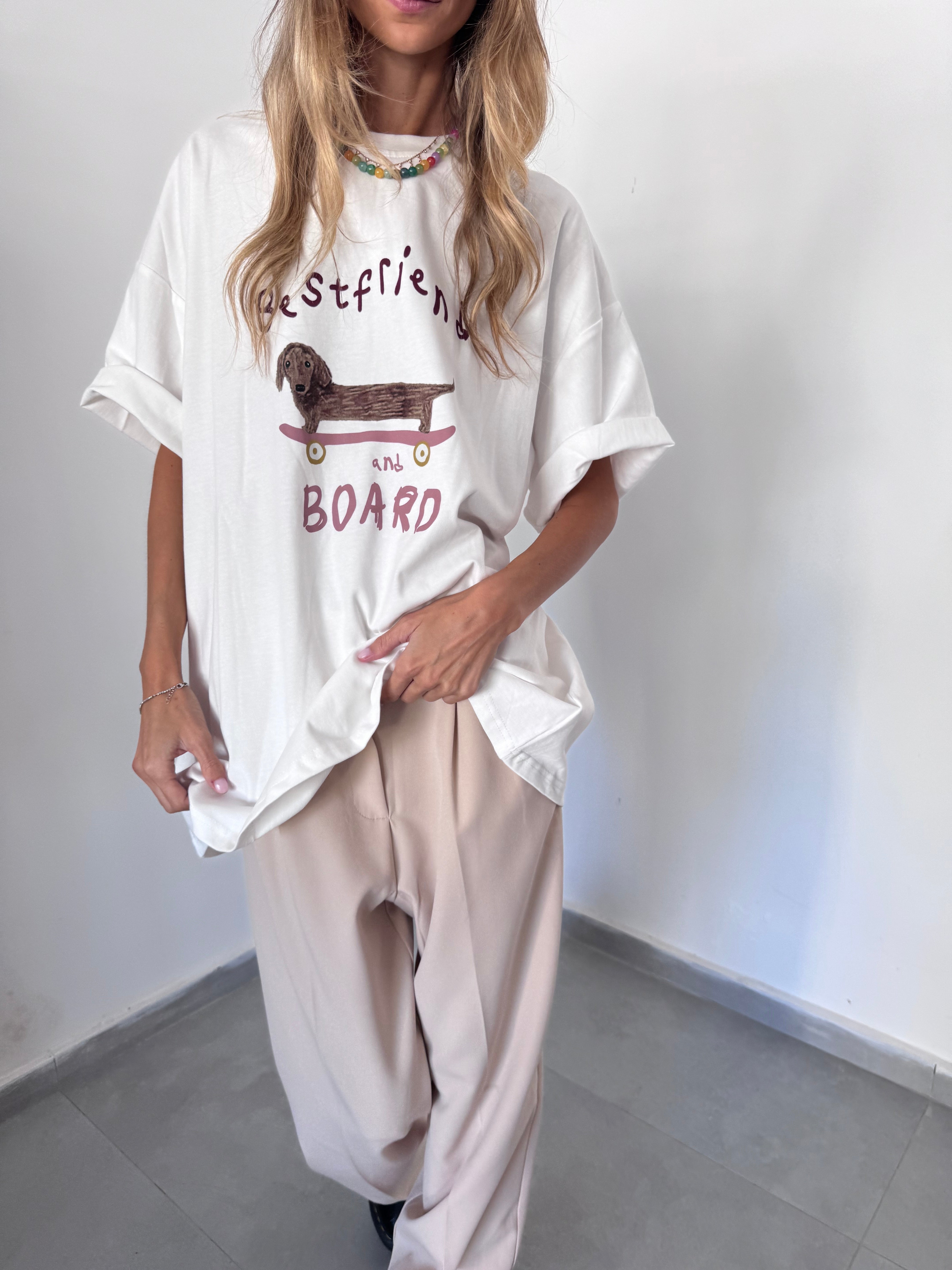 חולצת טי בסטי לבן