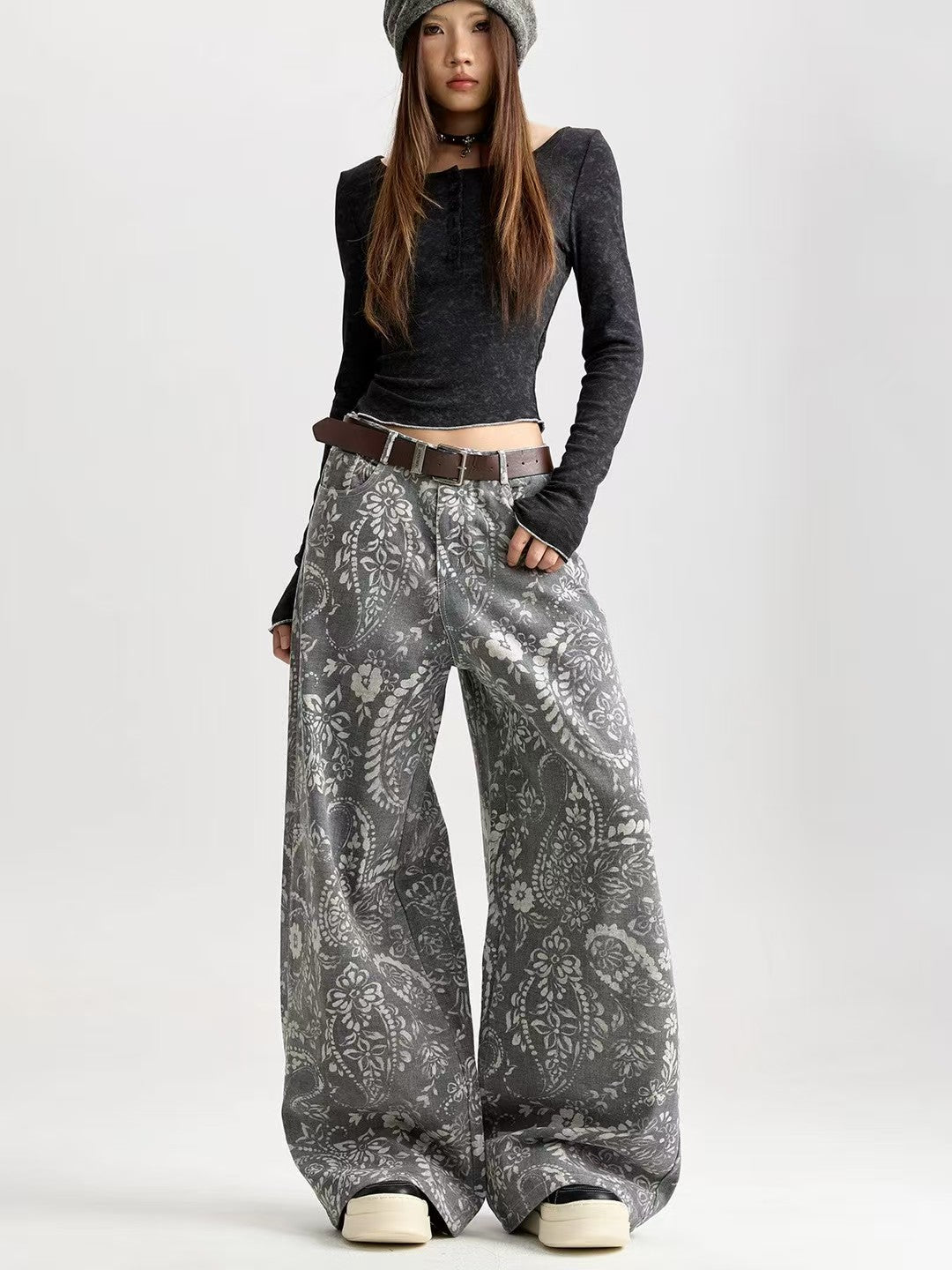 ג׳ינס היילי בנדנה שחור