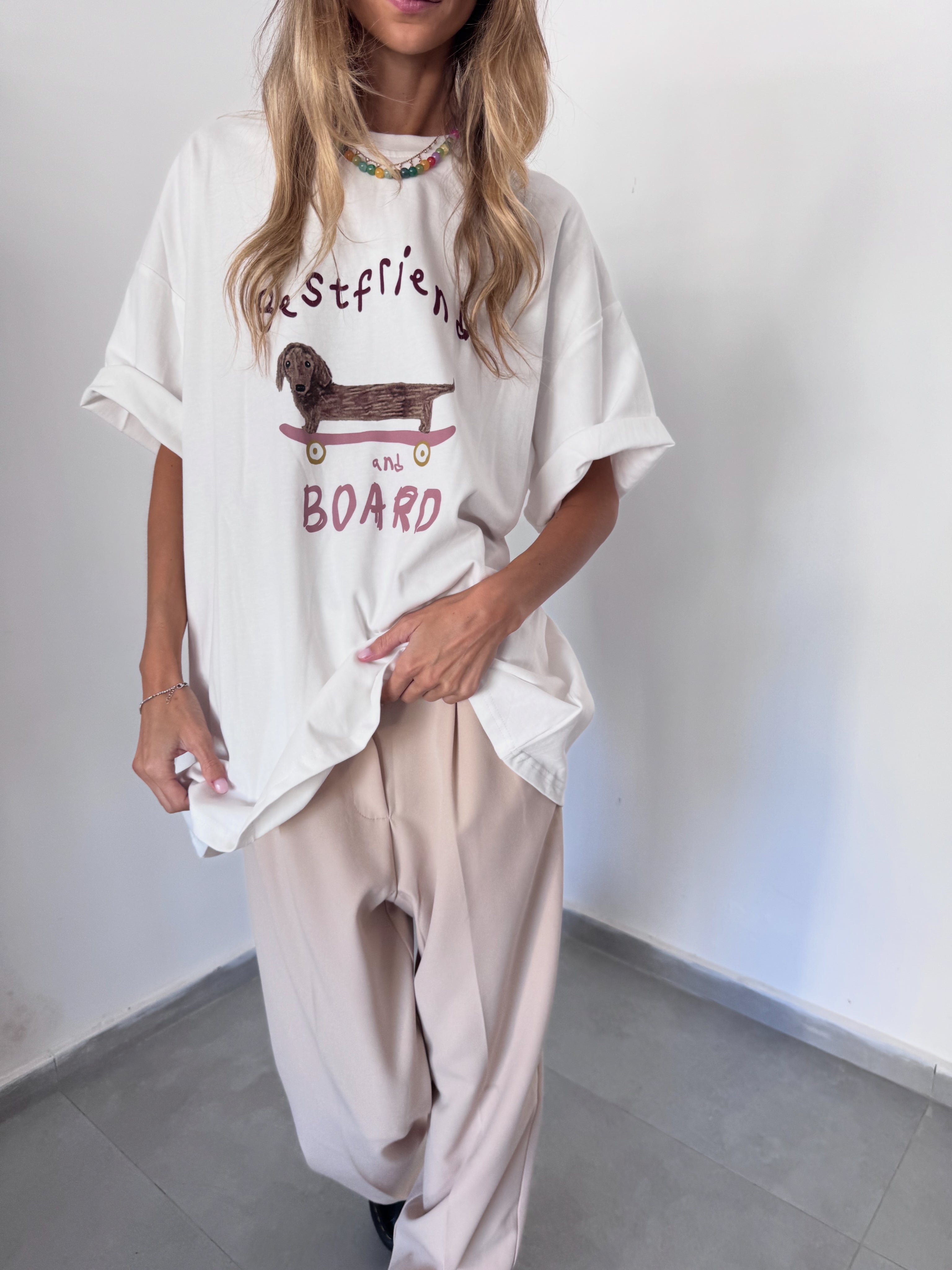 חולצת טי בסטי לבן