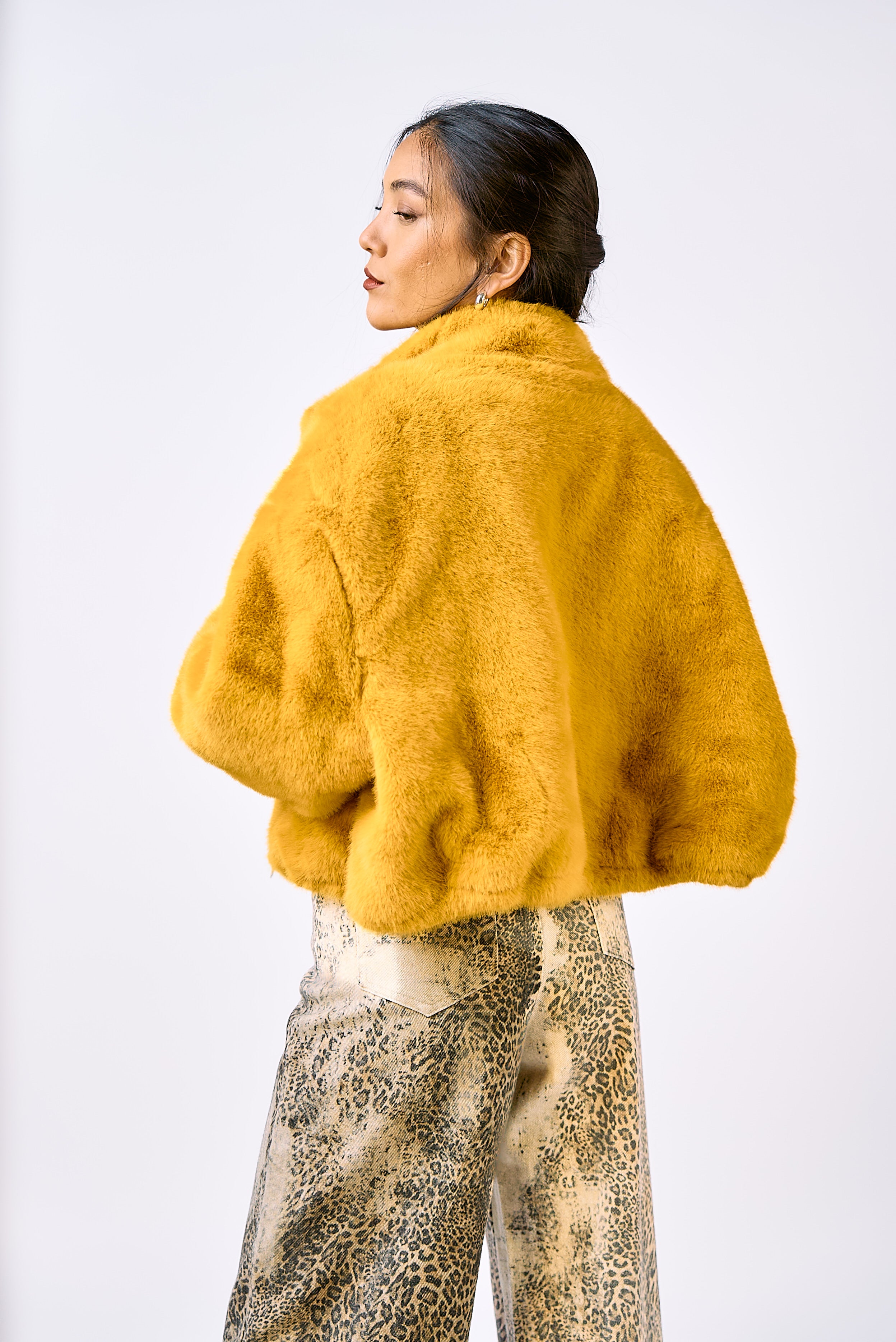 מעיל פרווה ג׳ודי צהוב