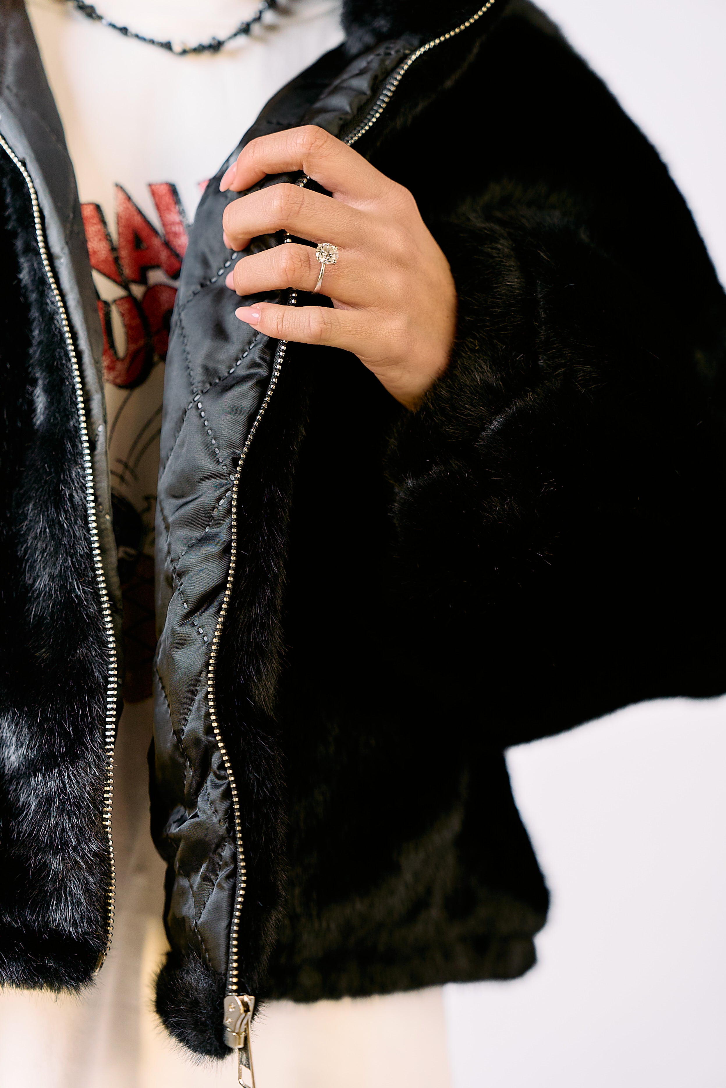 מעיל פרווה ג׳ודי שחור