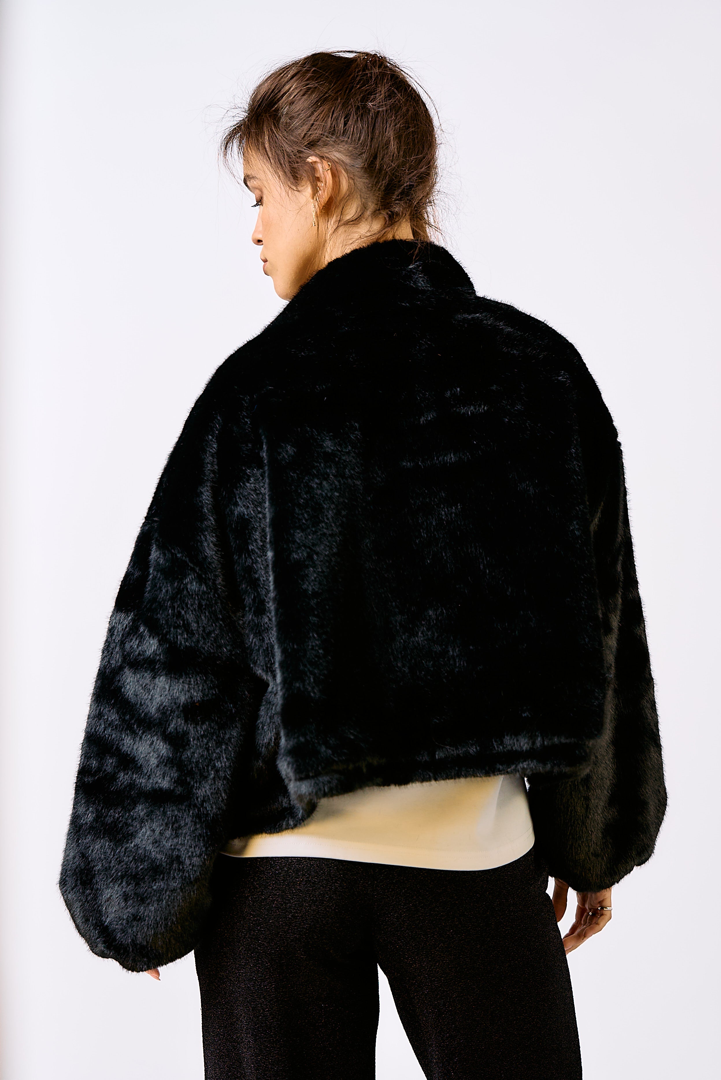 מעיל פרווה ג׳ודי שחור