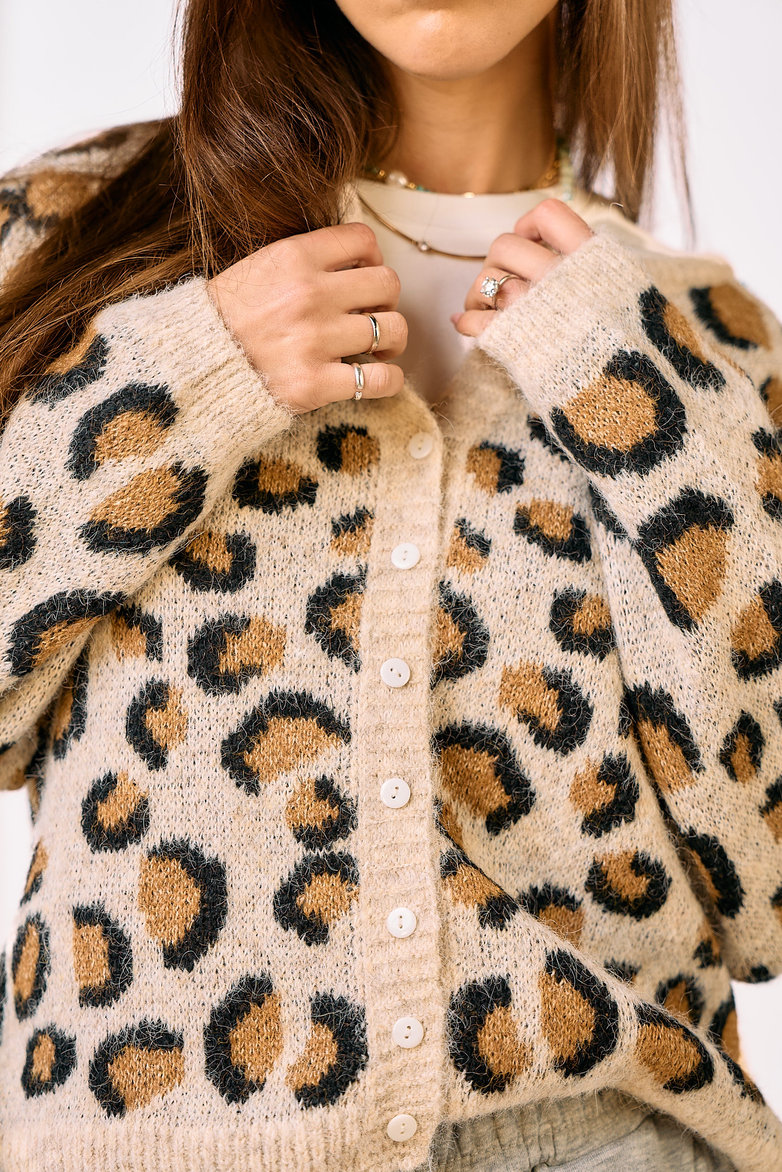 סריג כפתורים מנומר רובי