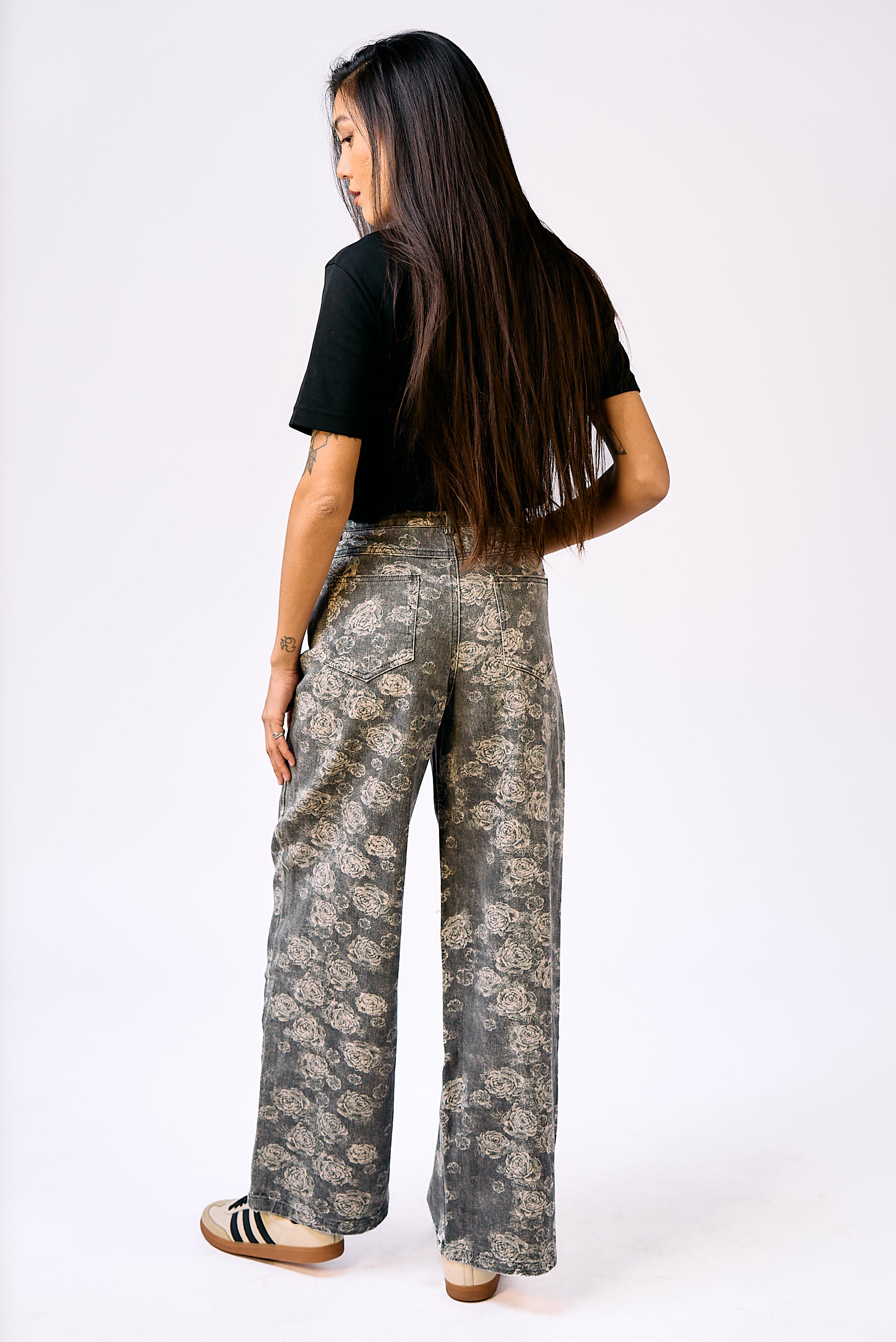 חולצת טי מסט שחור