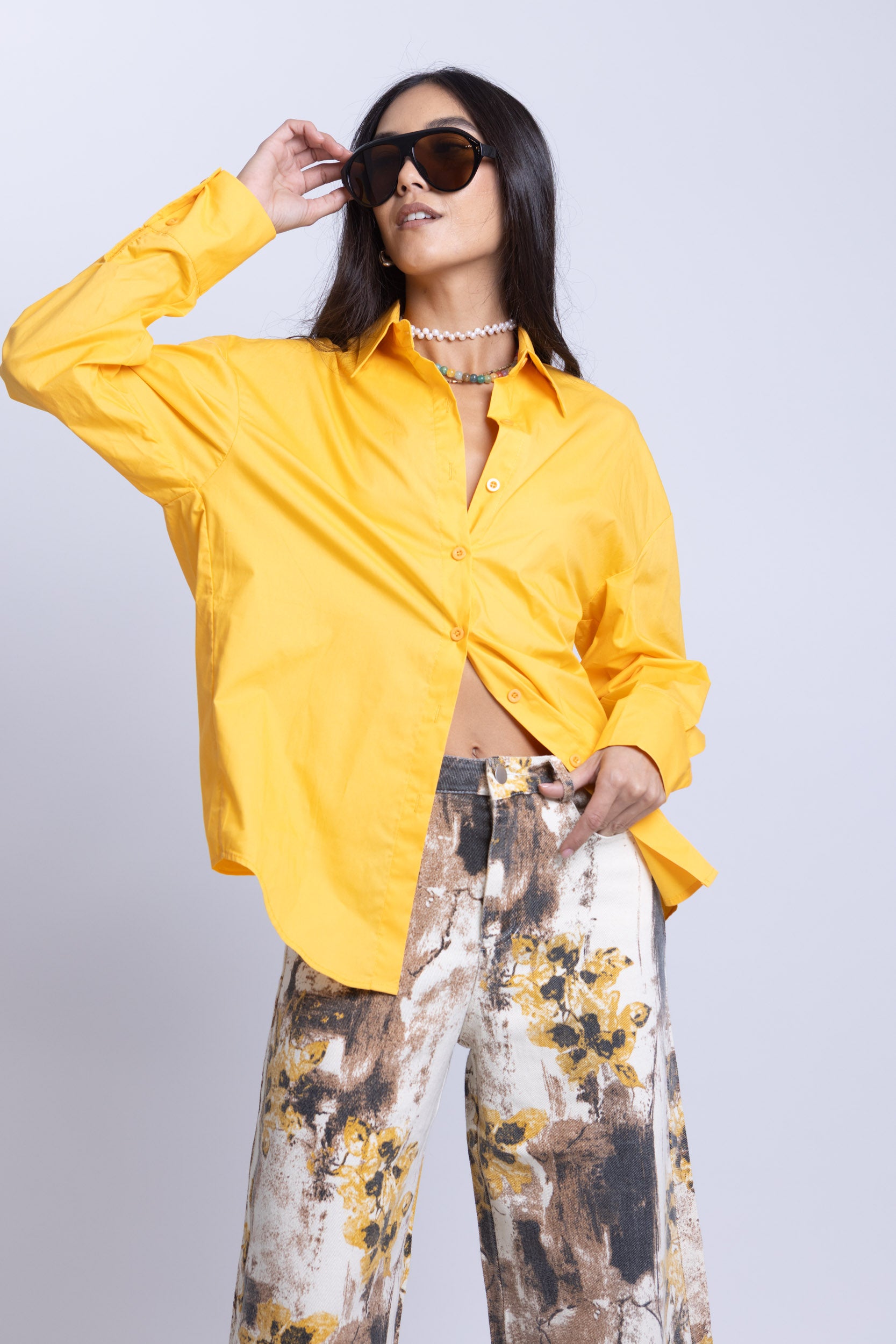 מכופתרת שחר פנטה