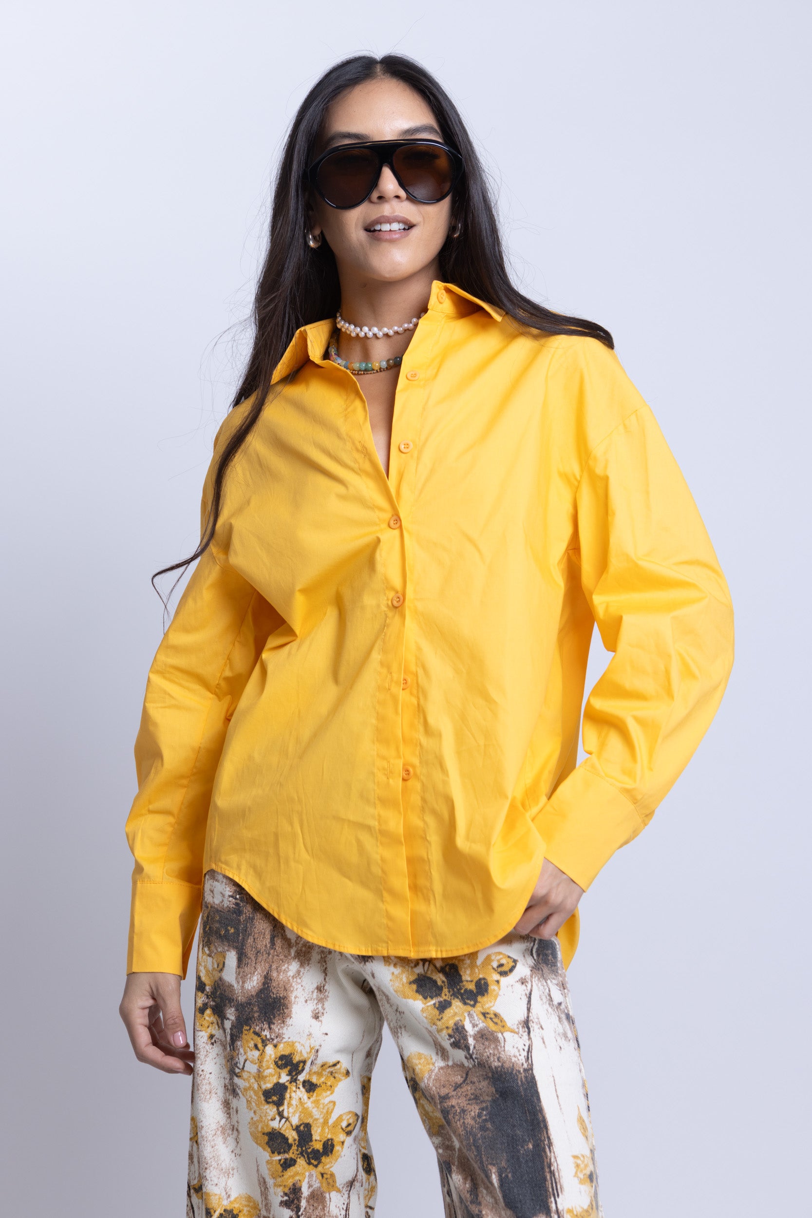 מכופתרת שחר פנטה