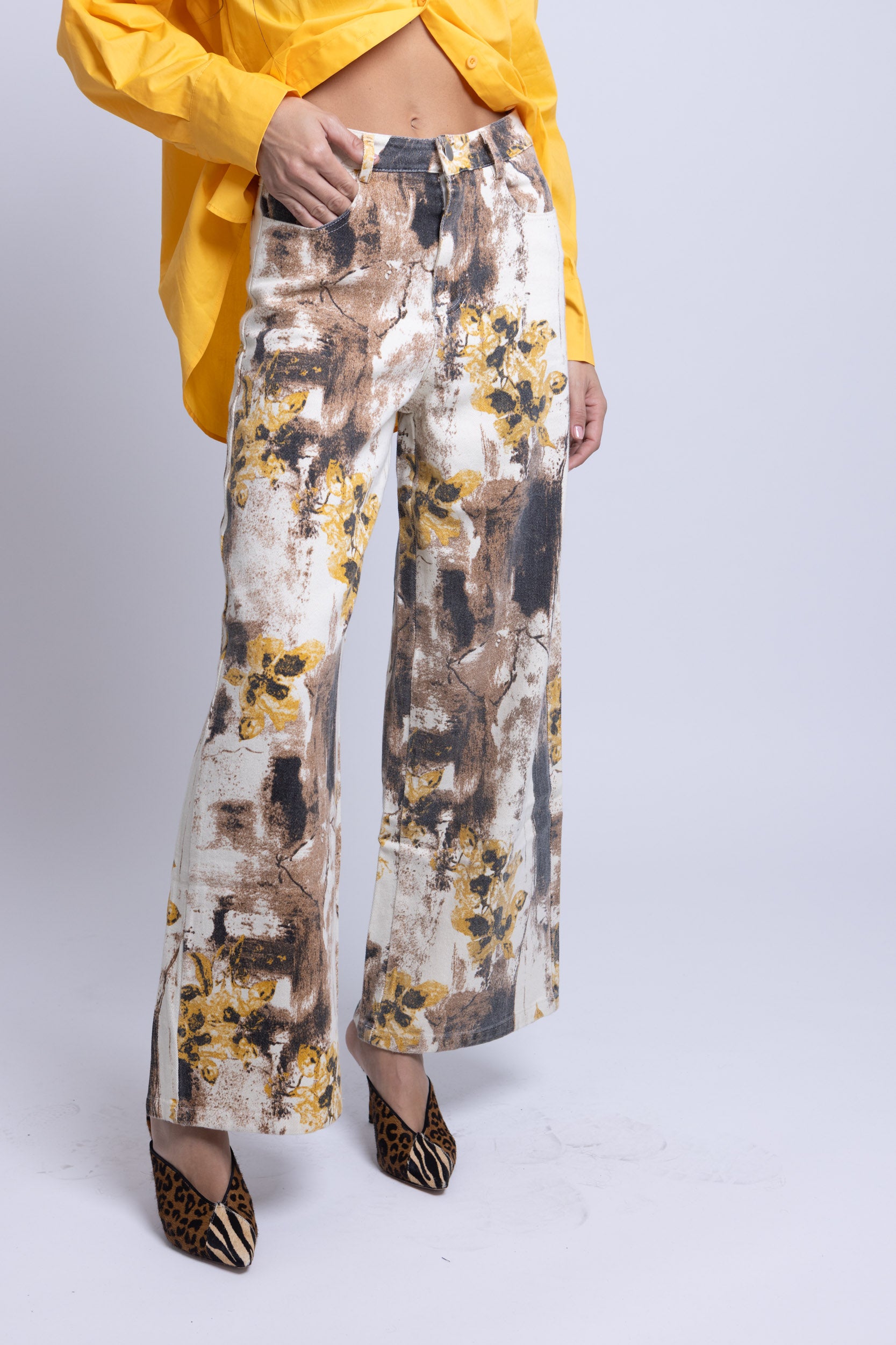 ג׳ינס טורו גווני חום