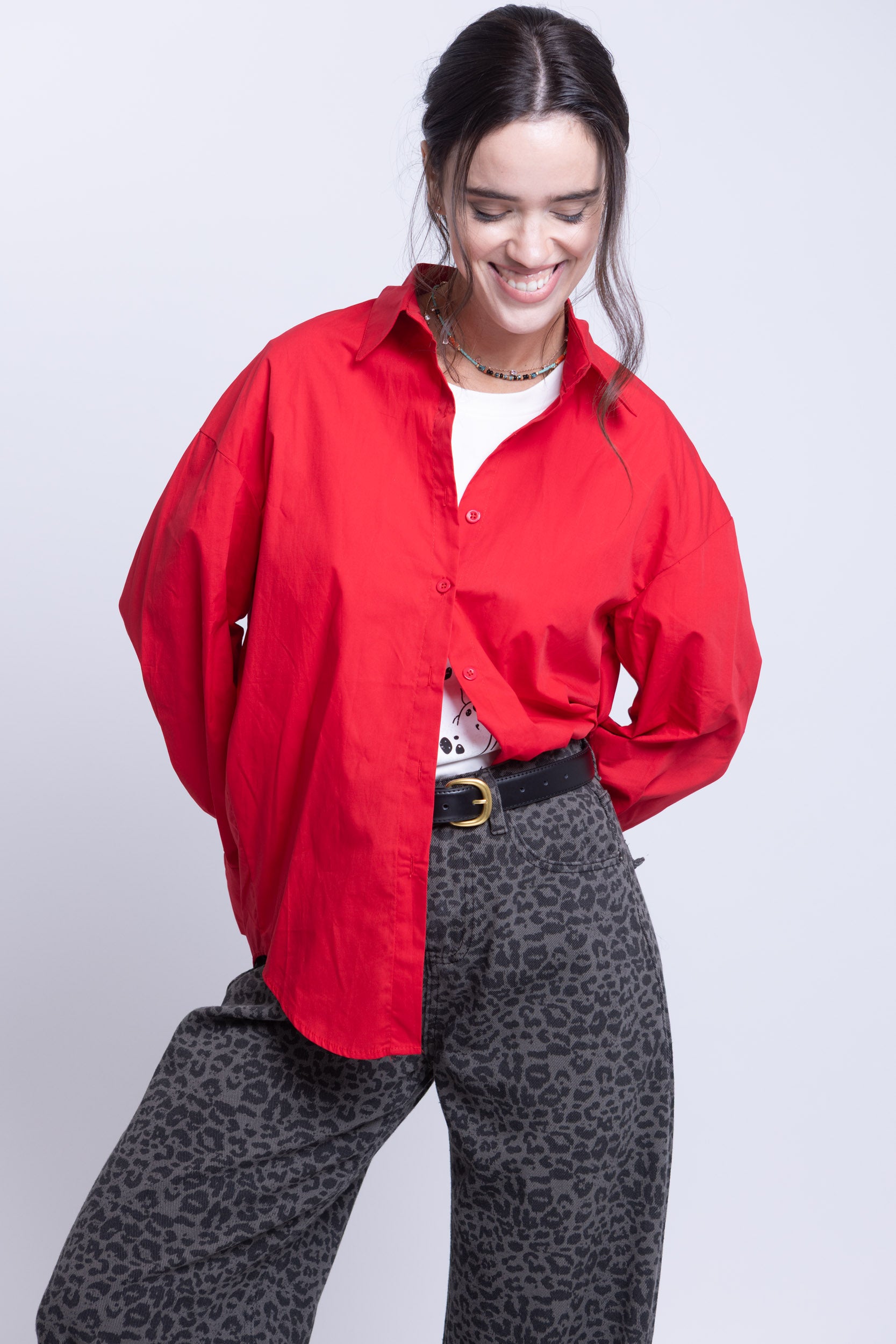 מכופתרת שחר אדום