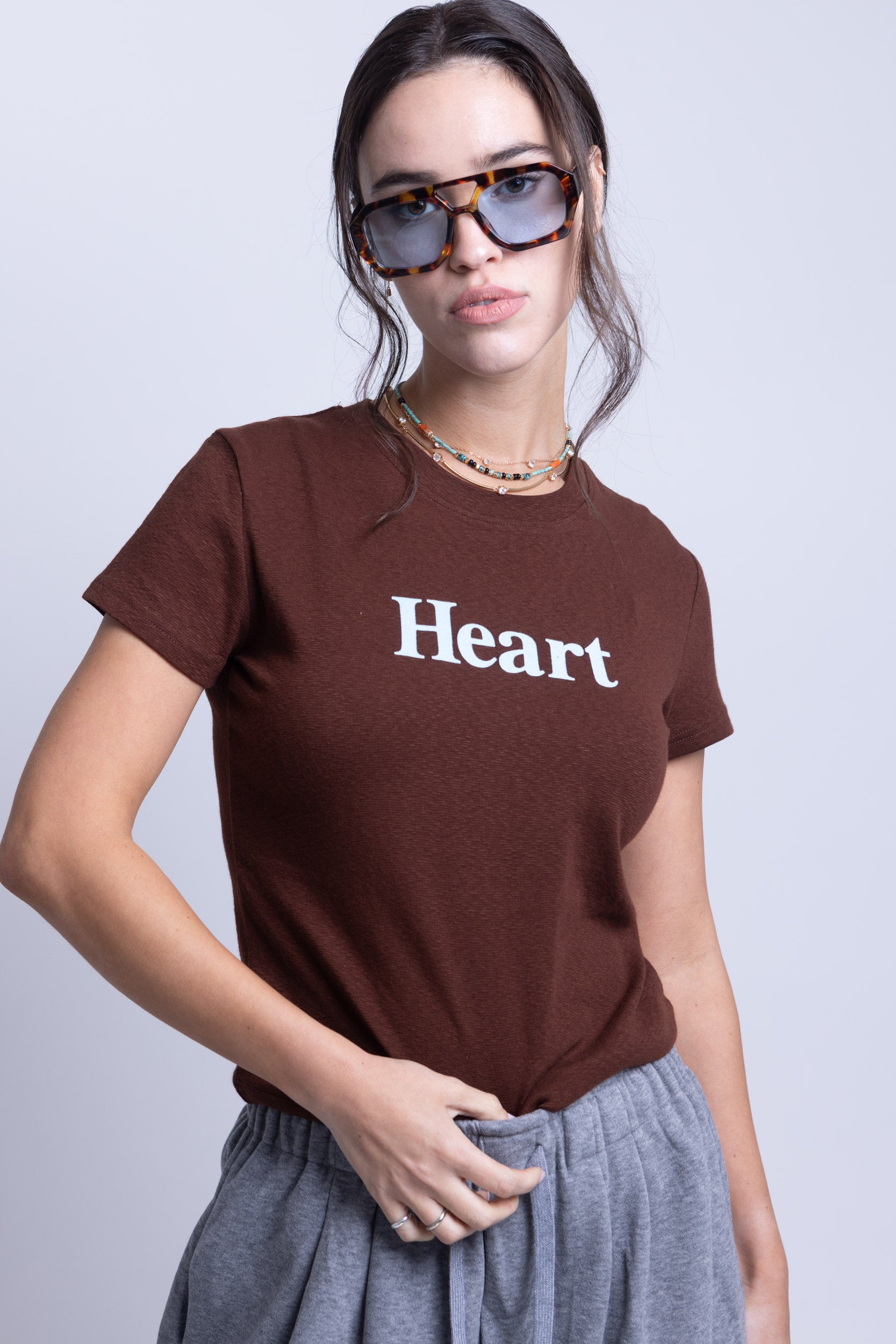 חולצת טי הארט חום