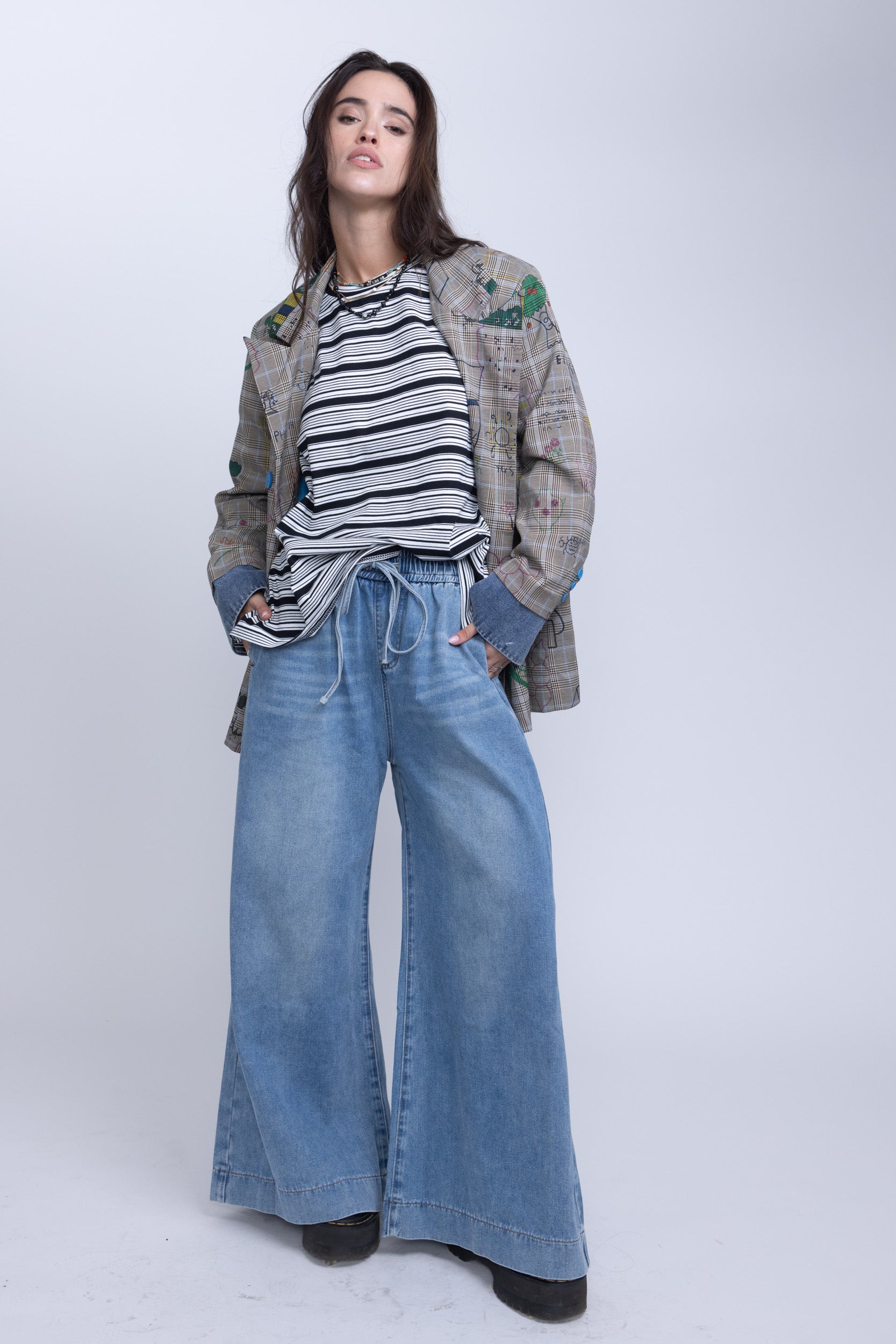 ג׳ינס מתרחב בלה