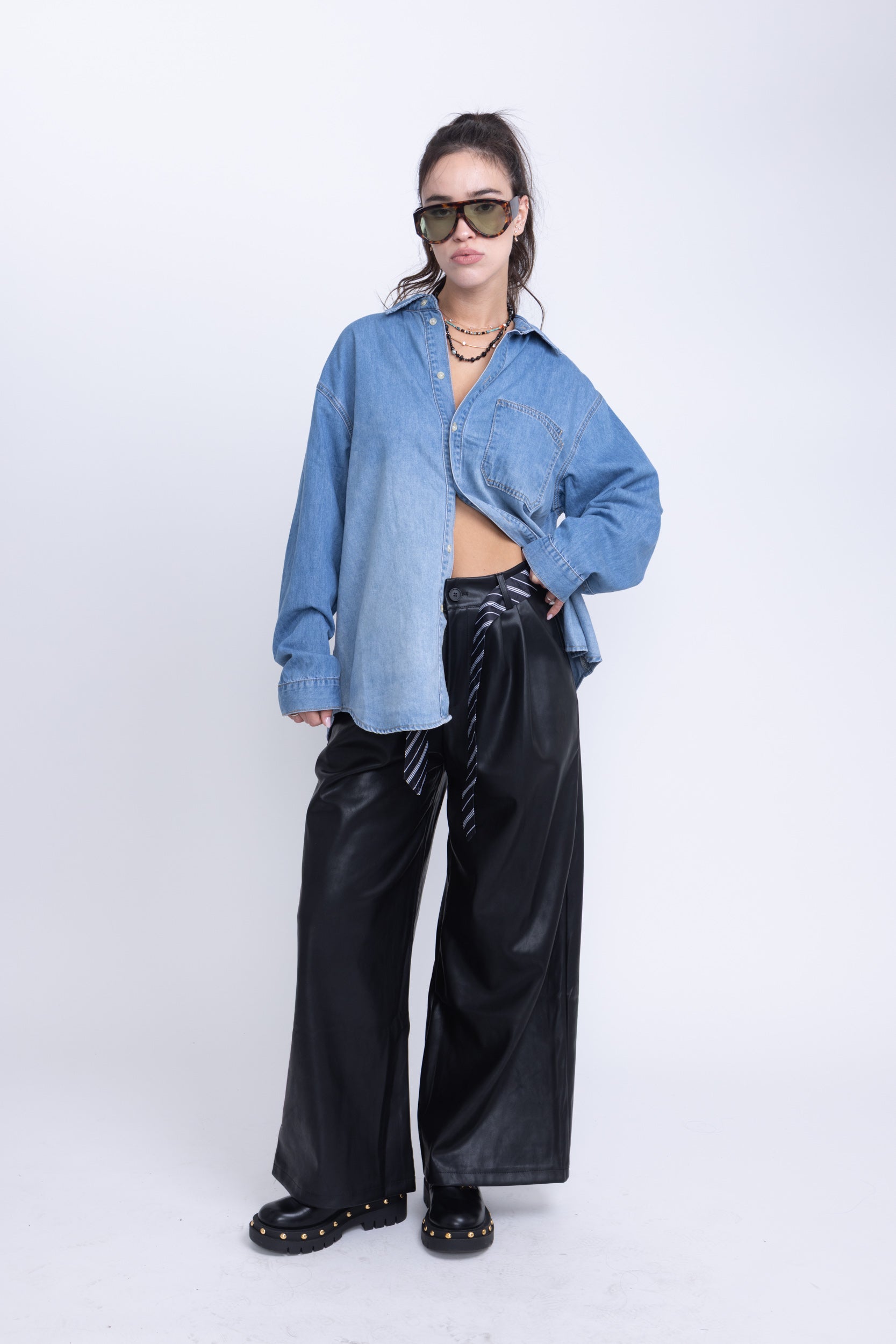 מכנס דמוי עור אלכס שחור