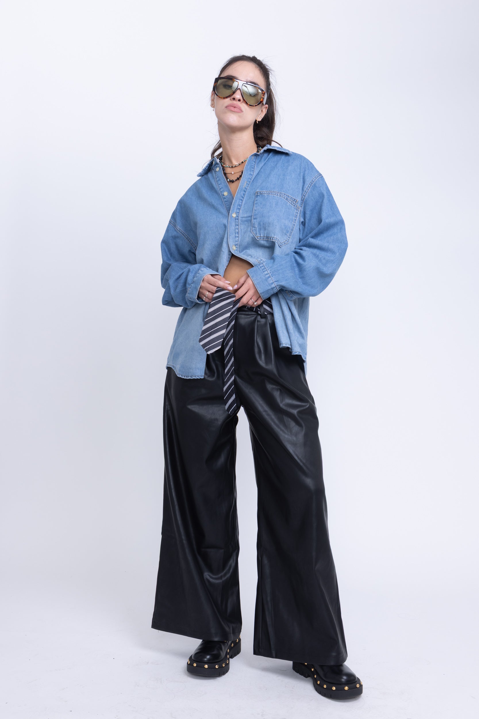 מכנס דמוי עור אלכס שחור